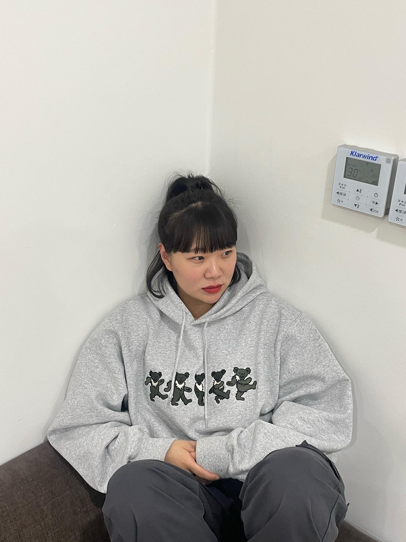 Thisisneverthat x Grateful Dead Dancing Bears Hoodie Heather Grey, Thisisneverthat x Grateful Dead Dancing Bears Hoodie Black 착용 스타일