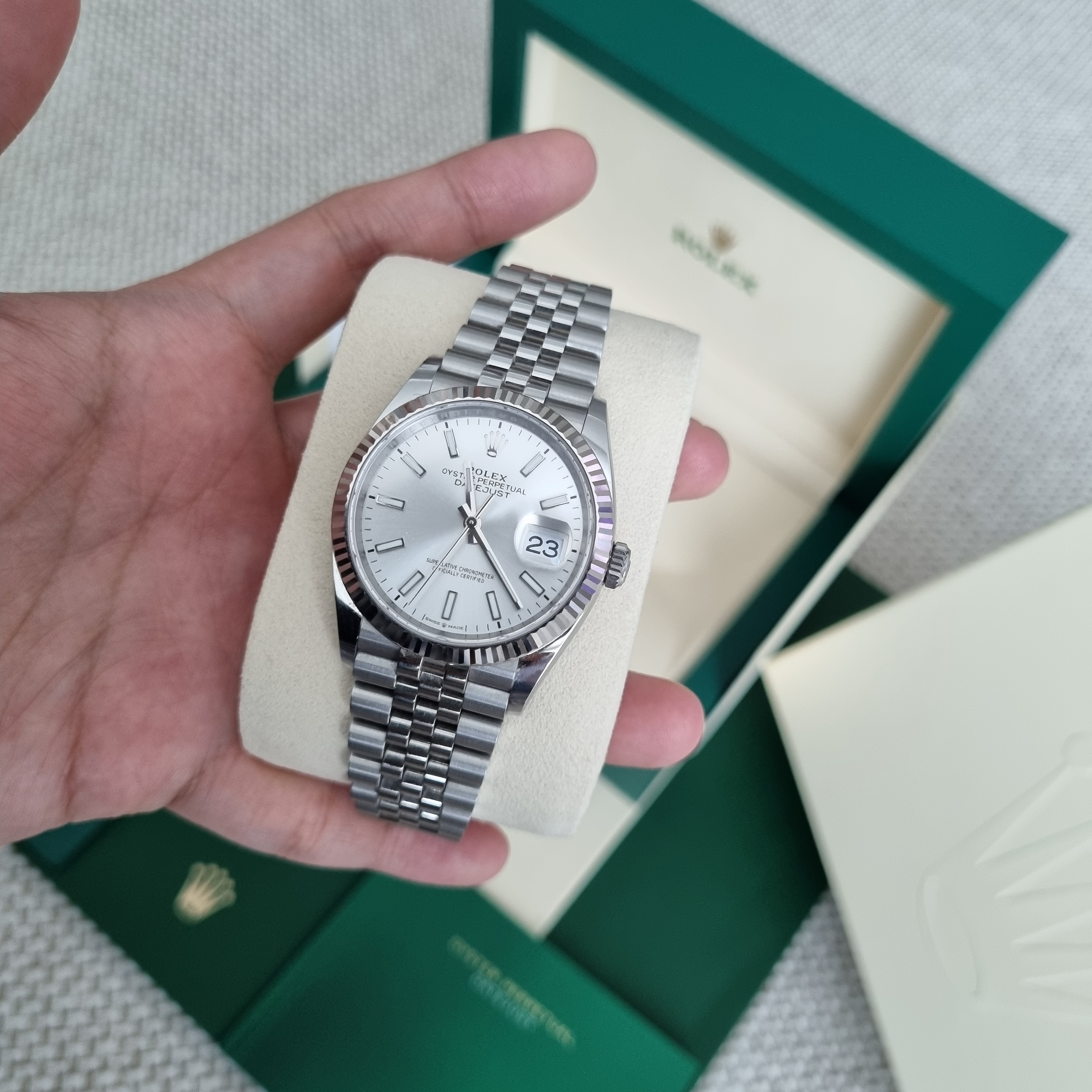 Rolex Datejust 36mm 126234 Silver Jubilee 착용 스타일 - 1