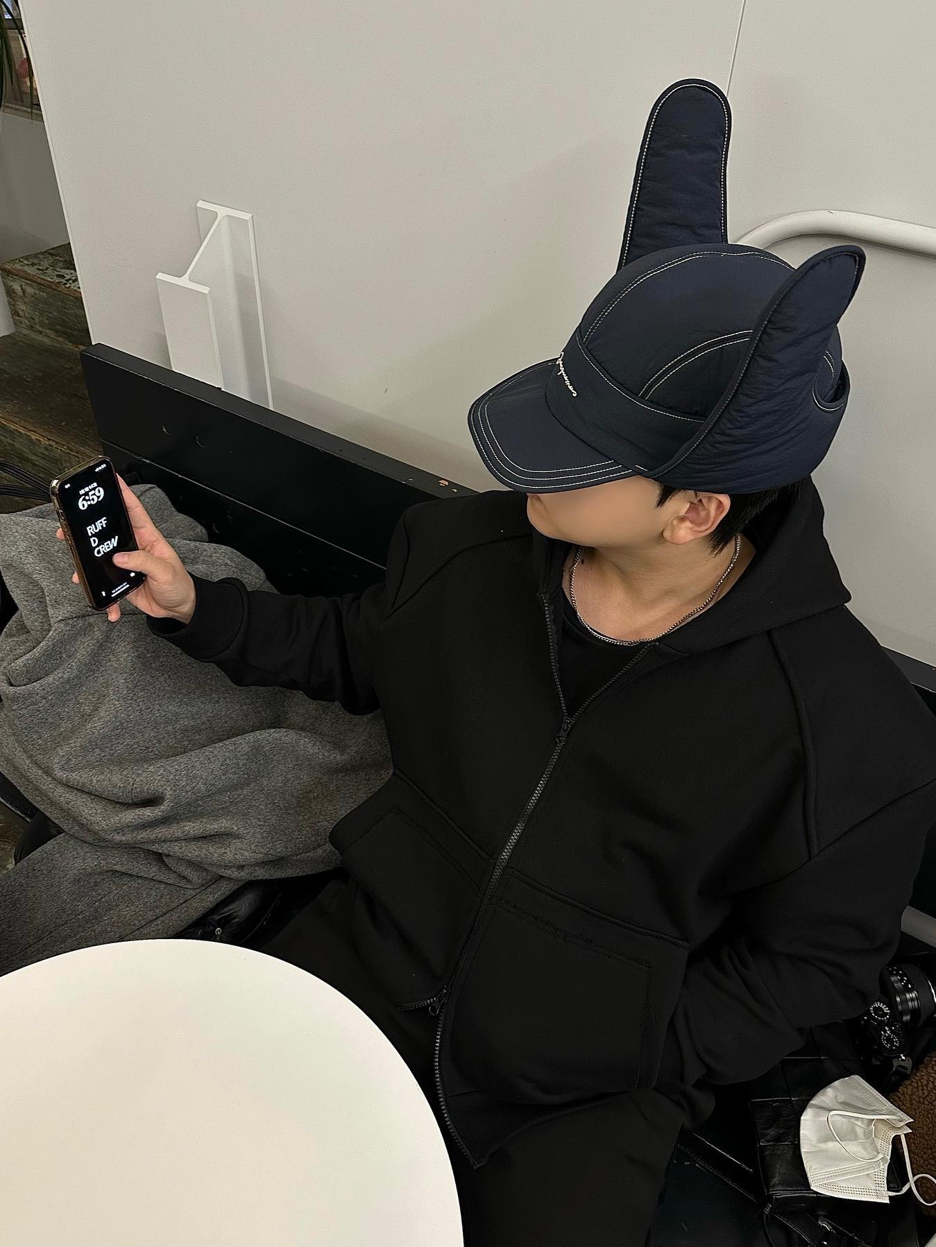 Jacquemus La Cagoule Bricciola Puffed Ear Flap Hat Navy, Jacquemus La Cagoule Bricciola Puffed Ear Flap Hat Terracotta 착용 스타일