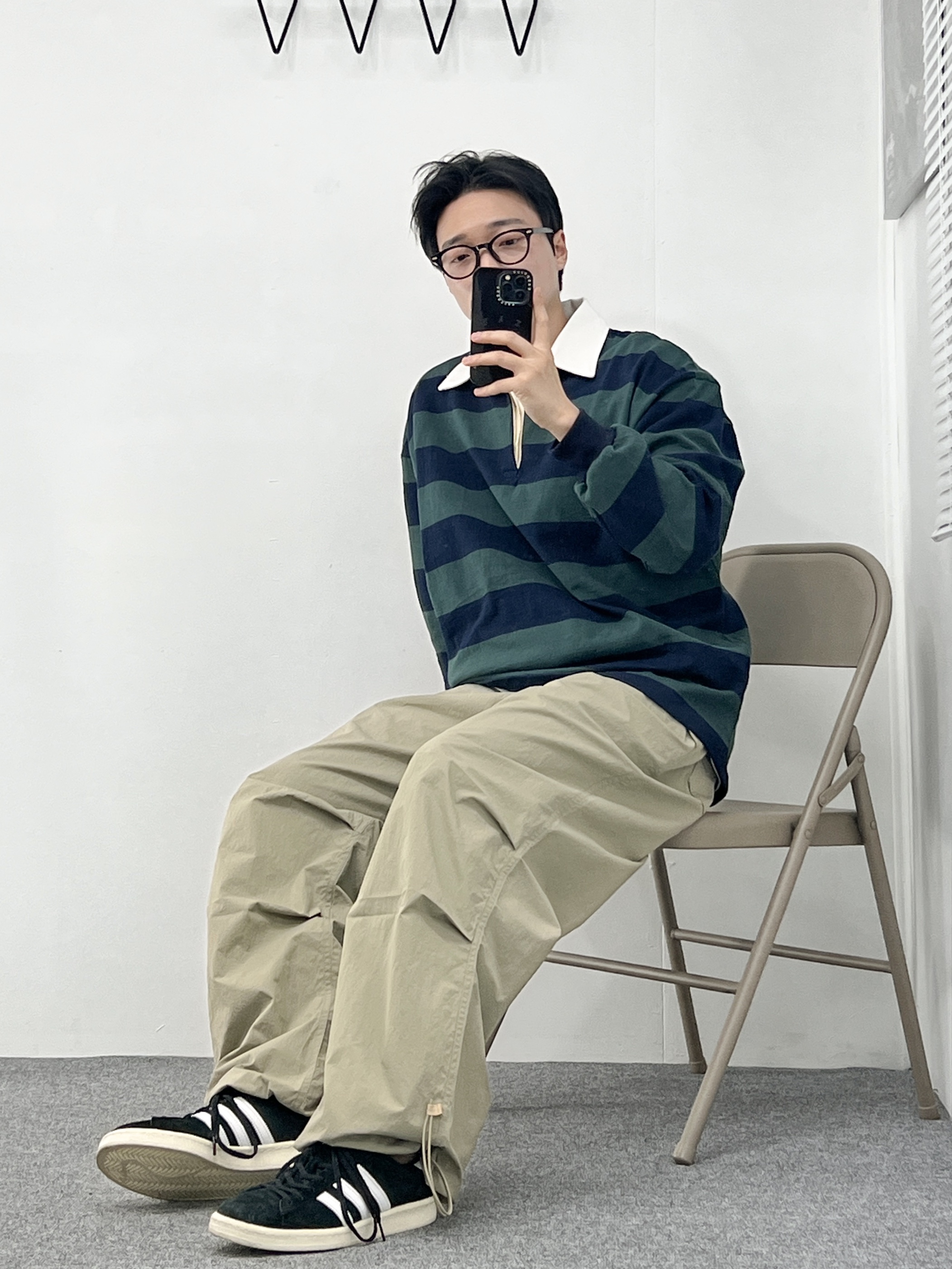 Adidas Campus 80s Black White 착용 스타일 - 1