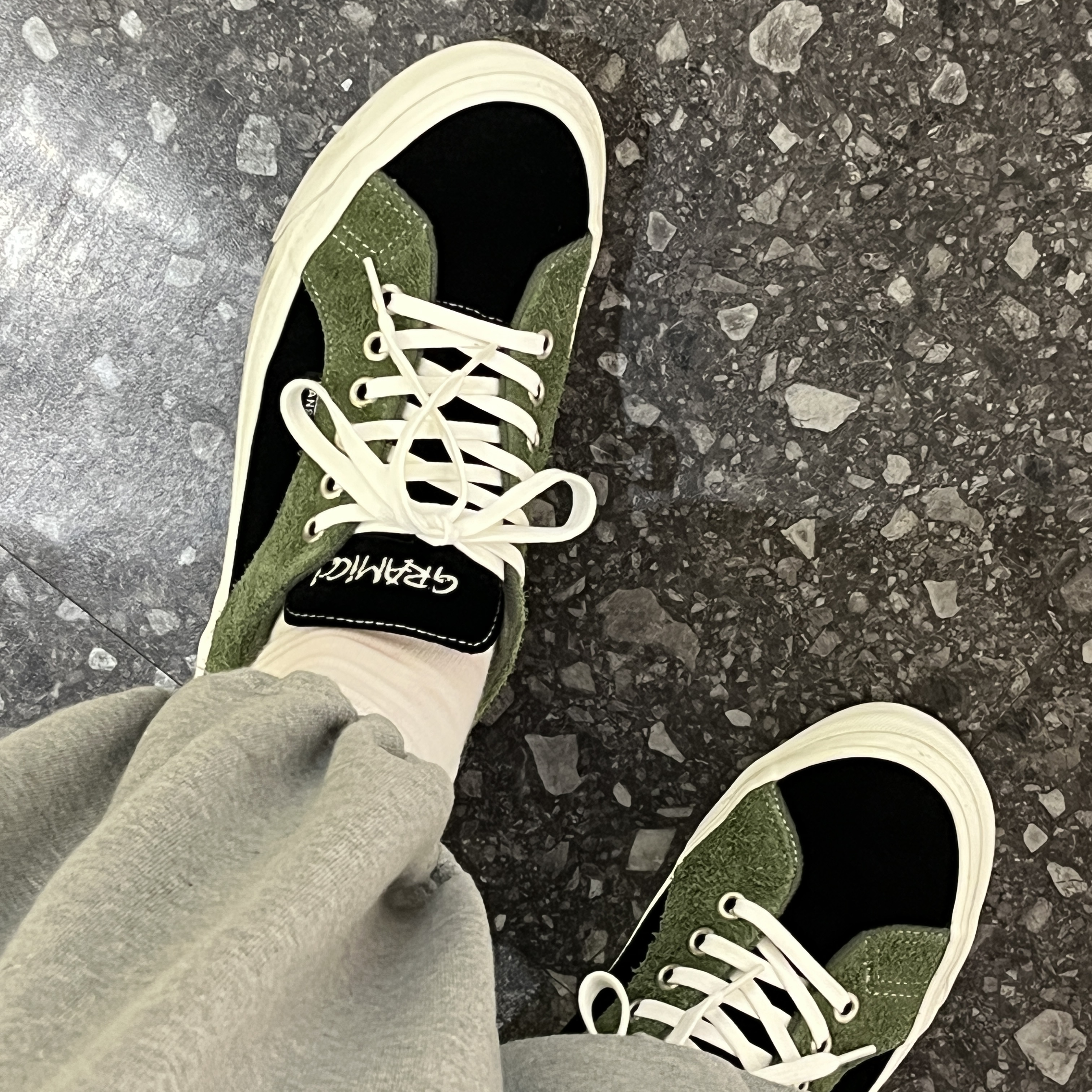 Vans x Gramicci Lampin 86 DX Black Olive 착용 스타일