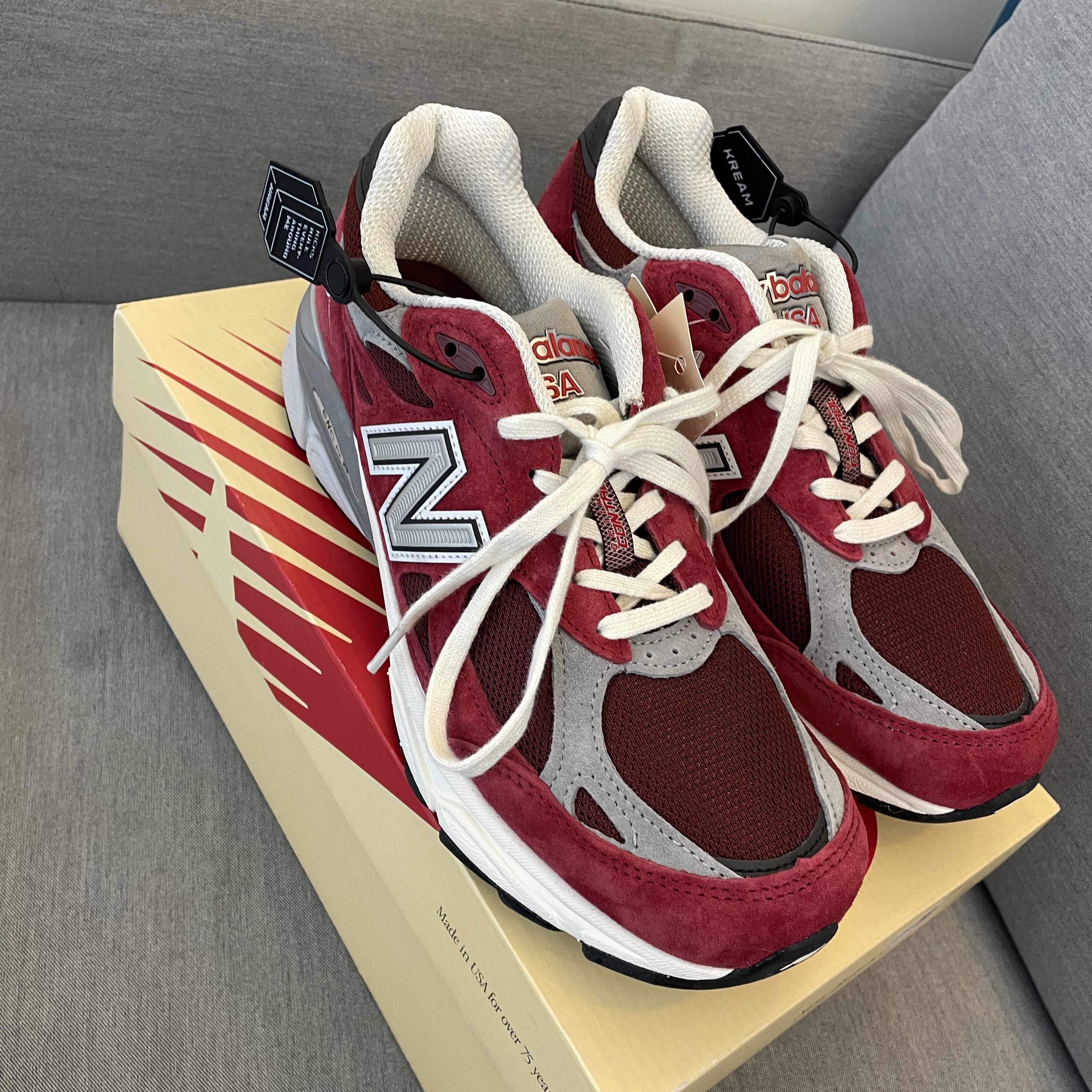New Balance 990v3 Made in USA Scarlet Marblehead 착용 스타일 - 2