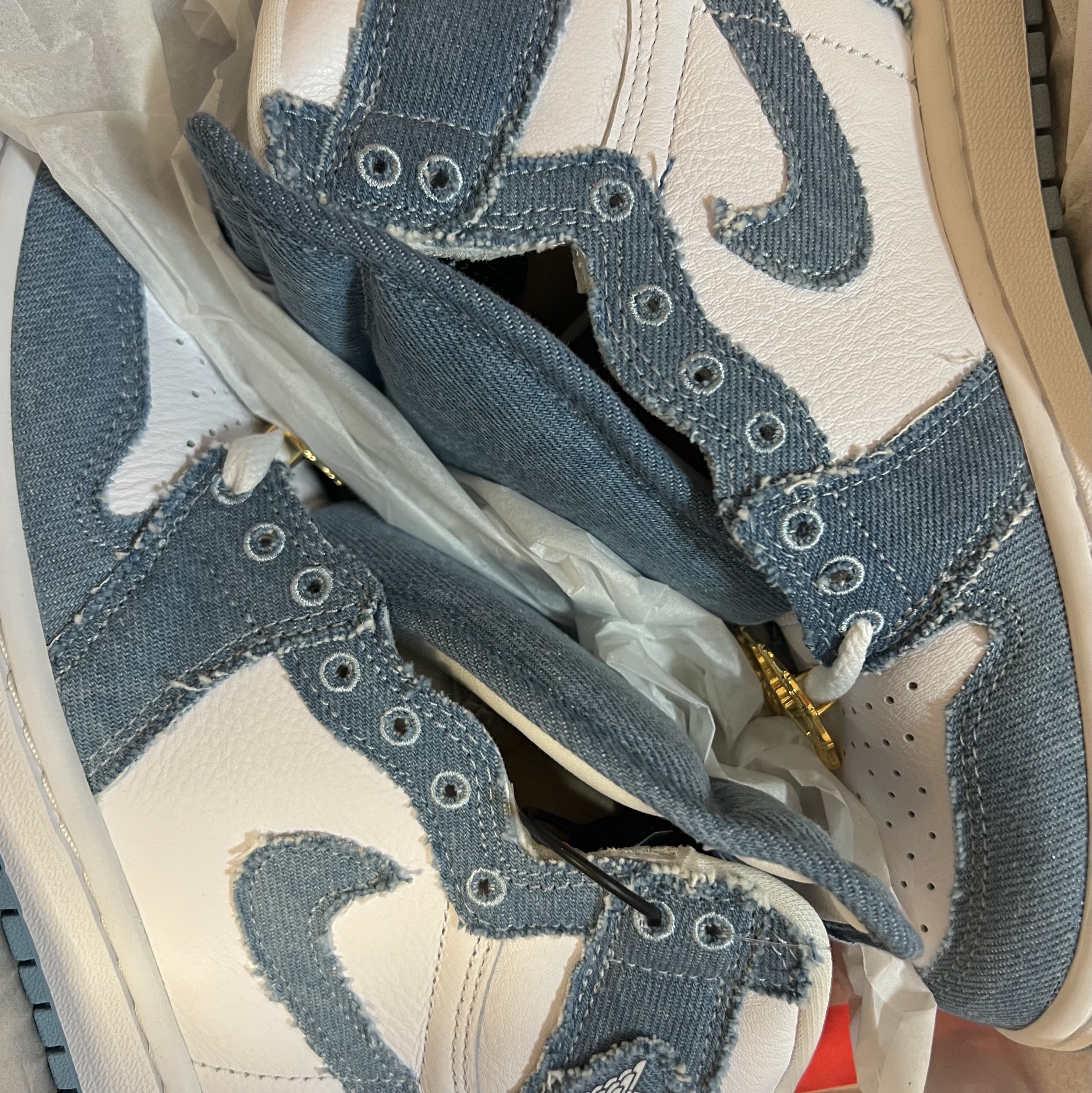 (W) Jordan 1 Retro High OG Denim 착용 스타일 - 1