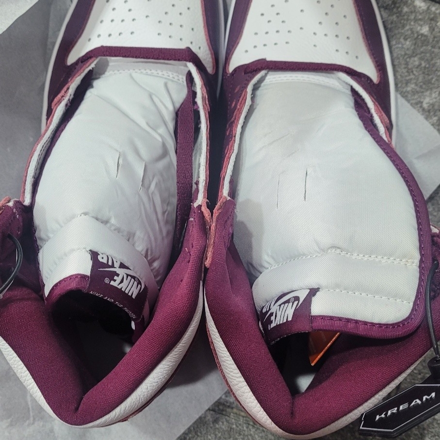 Jordan 1 Retro High OG Bordeaux 착용 스타일 - 1