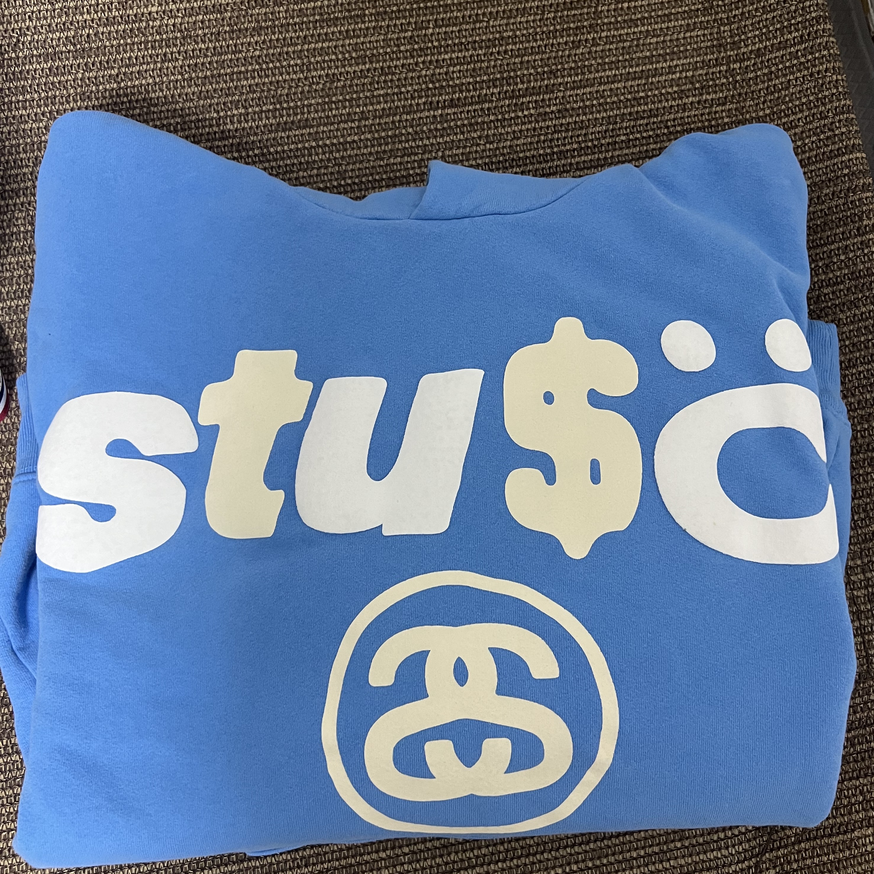 Stussy x Cactus Plant Flea Market 8 Ball Pigment Dyed Hoodie Blue 착용 스타일