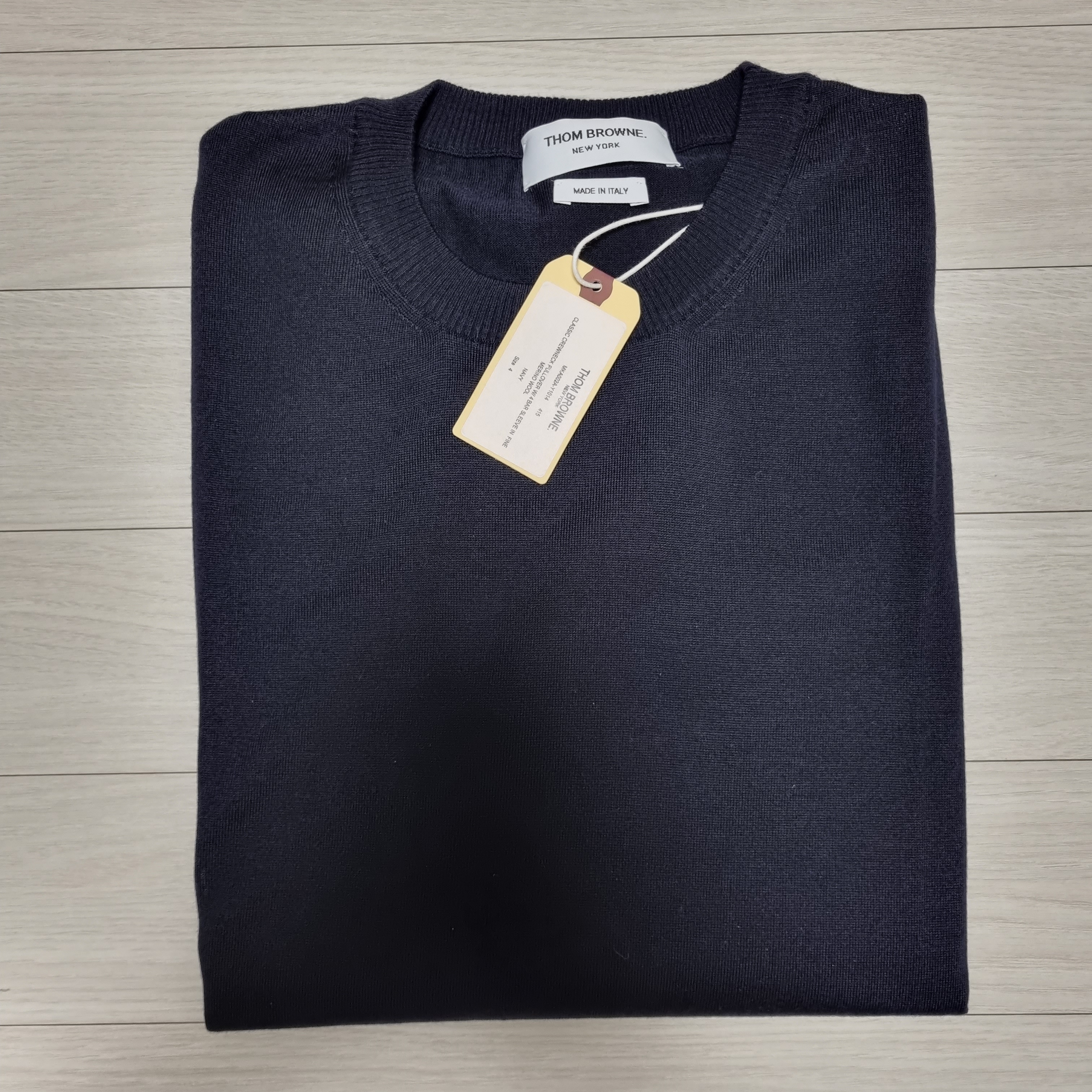 Thom Browne Fine Merino Wool Stitch 4-Bar Classic Crewneck Pullover Knit Navy 착용 스타일 - 2