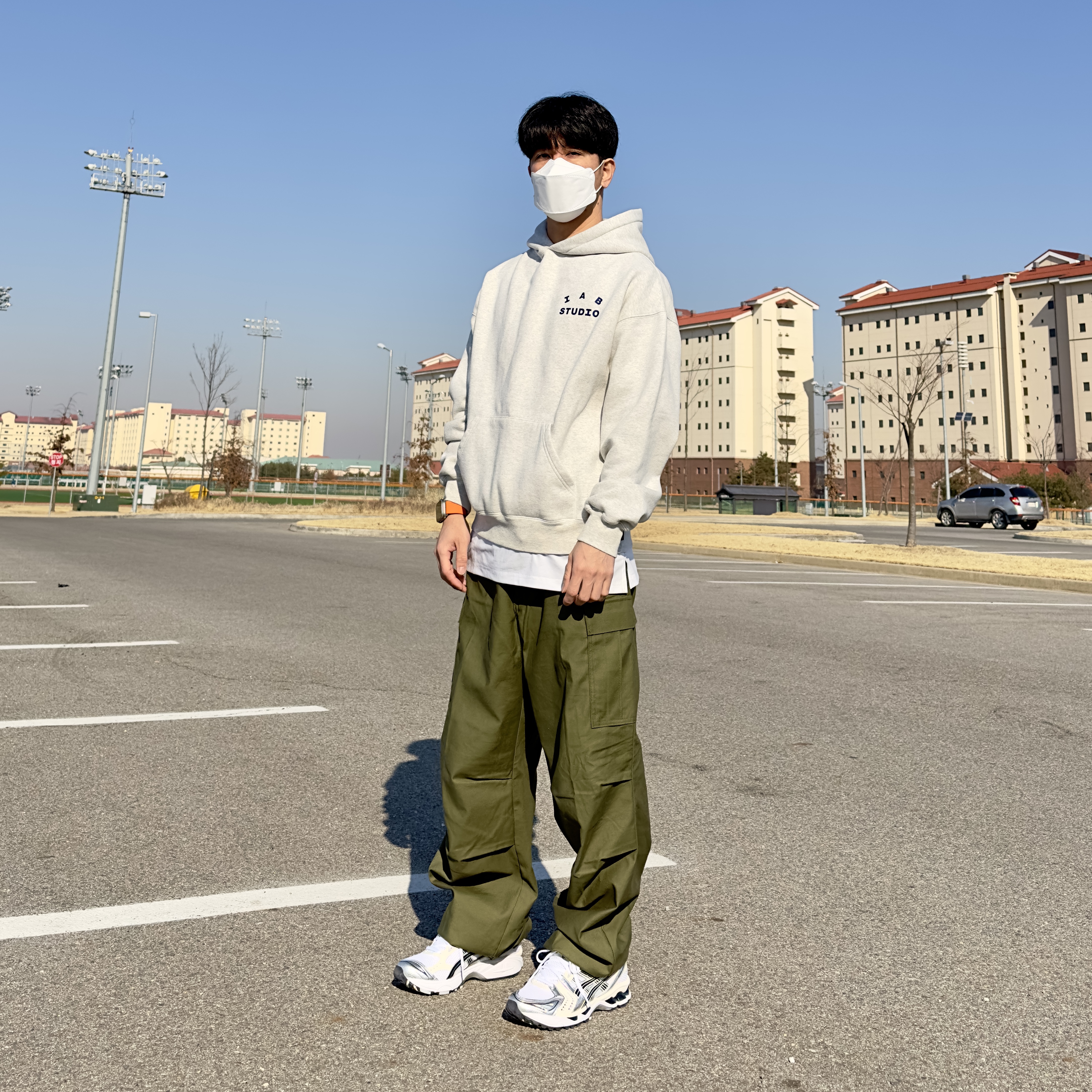 IAB Studio Hoodie Light Gray, (W) Asics Gel-Kayano 14 White Midnight 착용 스타일 - 1