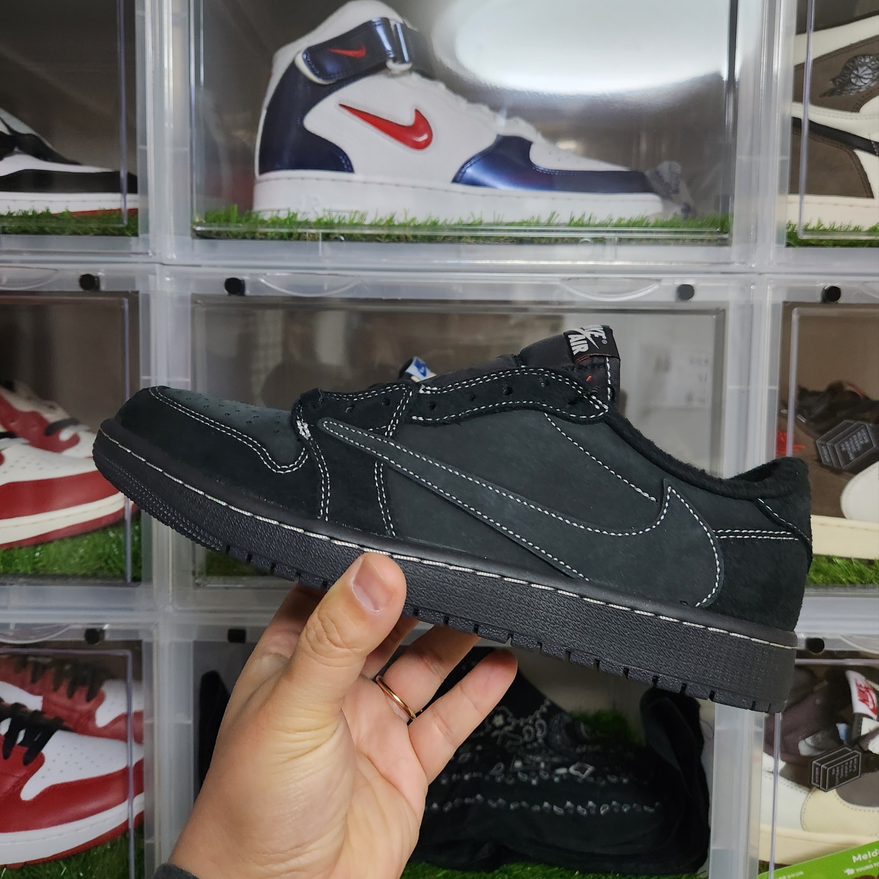 Jordan 1 x Travis Scott Retro Low OG SP Black Phantom 착용 스타일 - 1