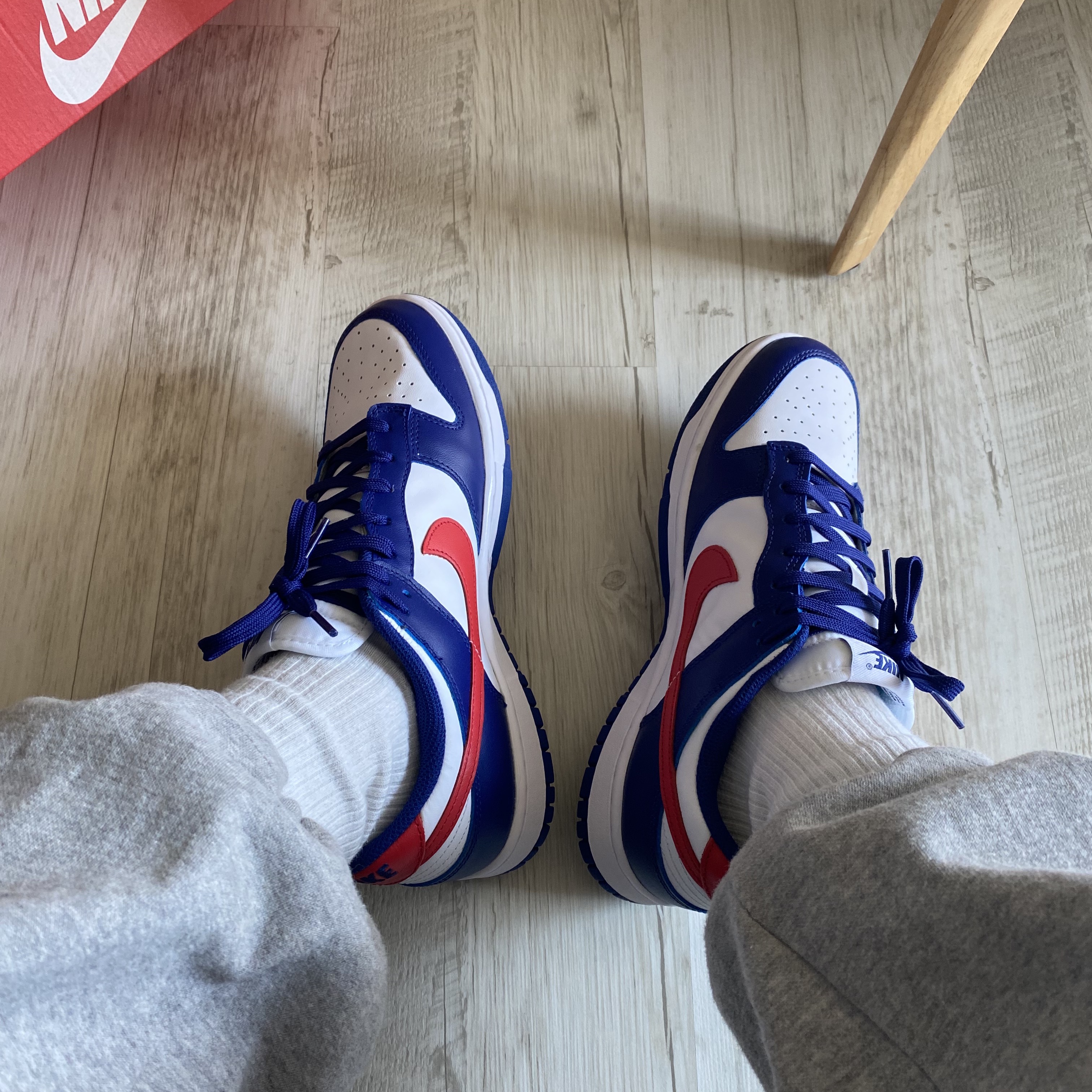 (W) Nike Dunk Low White and University Red 착용 스타일