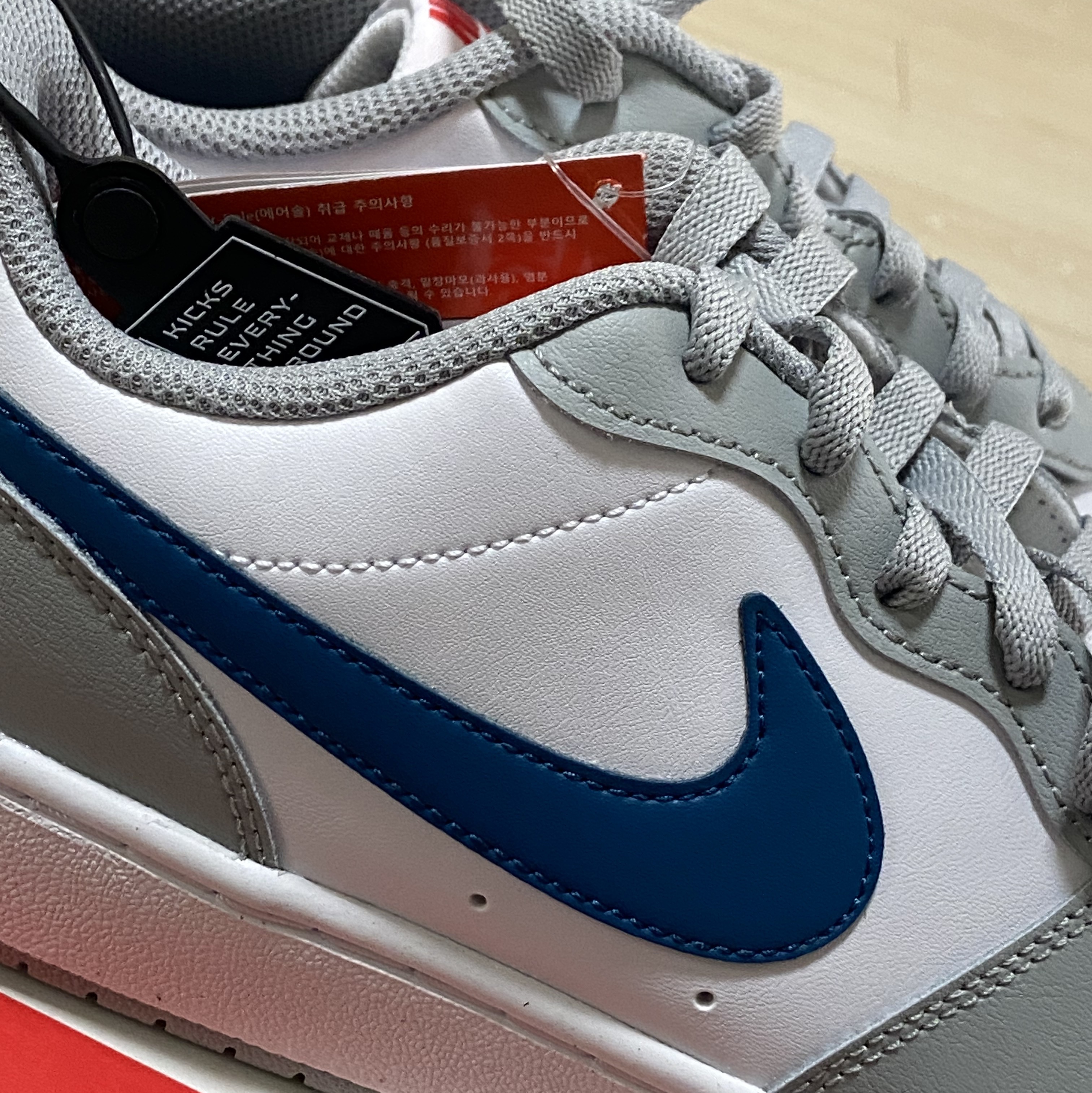 (GS) Nike Court Borough Low 2 Light Smoke Grey 착용 스타일 - 2