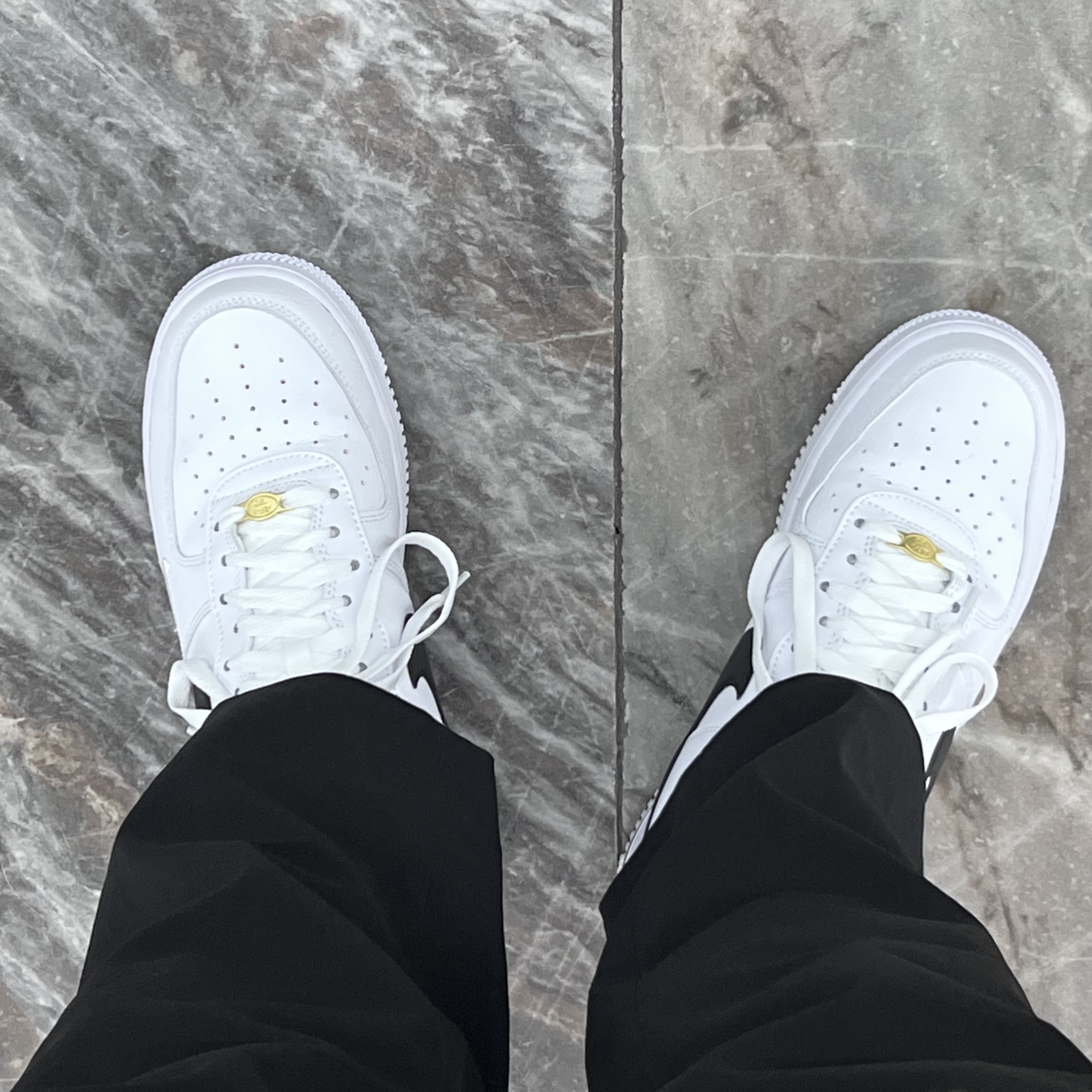 Nike Air Force 1 '07 LV8 40th Anniversary Join Forces White Black 착용 스타일