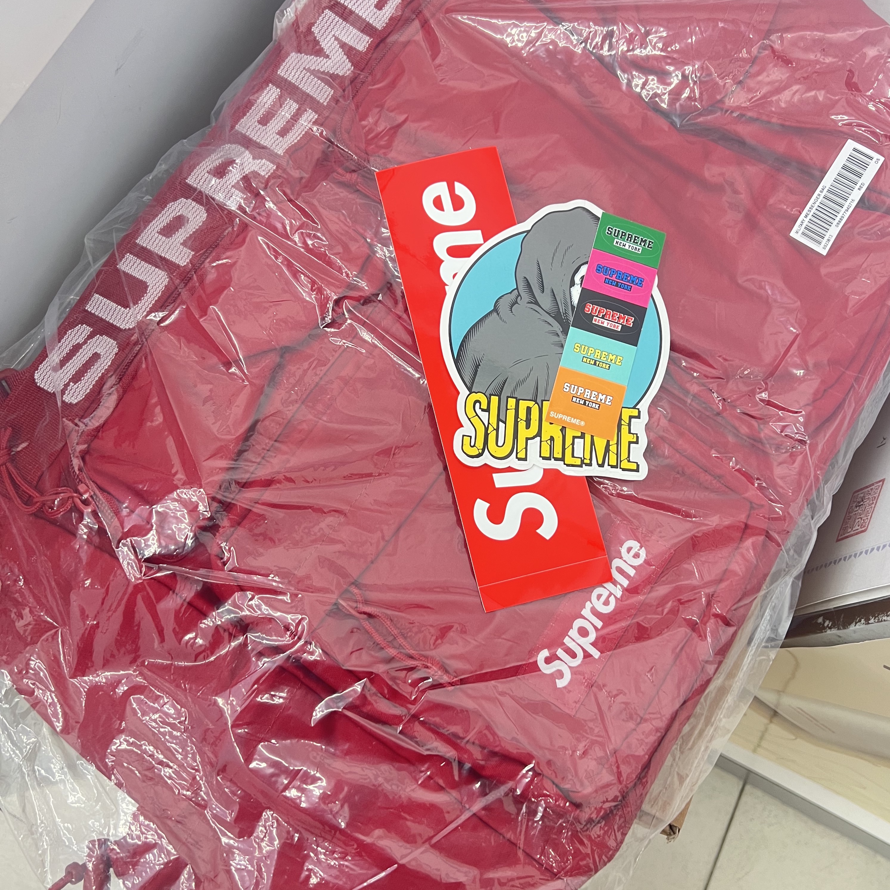 Supreme Field Messenger Bag Red - 23SS 착용 스타일 - 3
