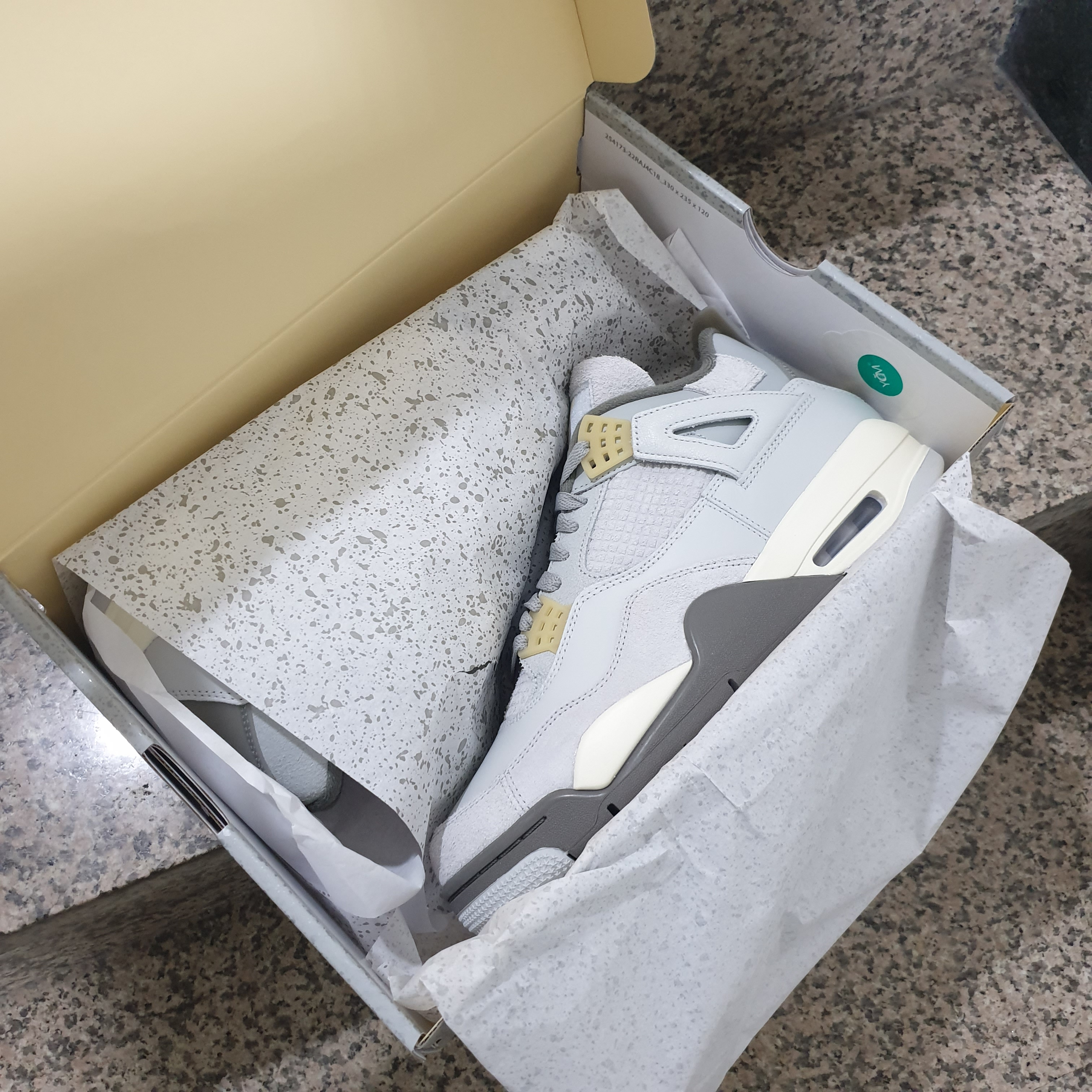 Jordan 1 High 85 Black White, Jordan 4 Retro SE Craft 착용 스타일 - 2