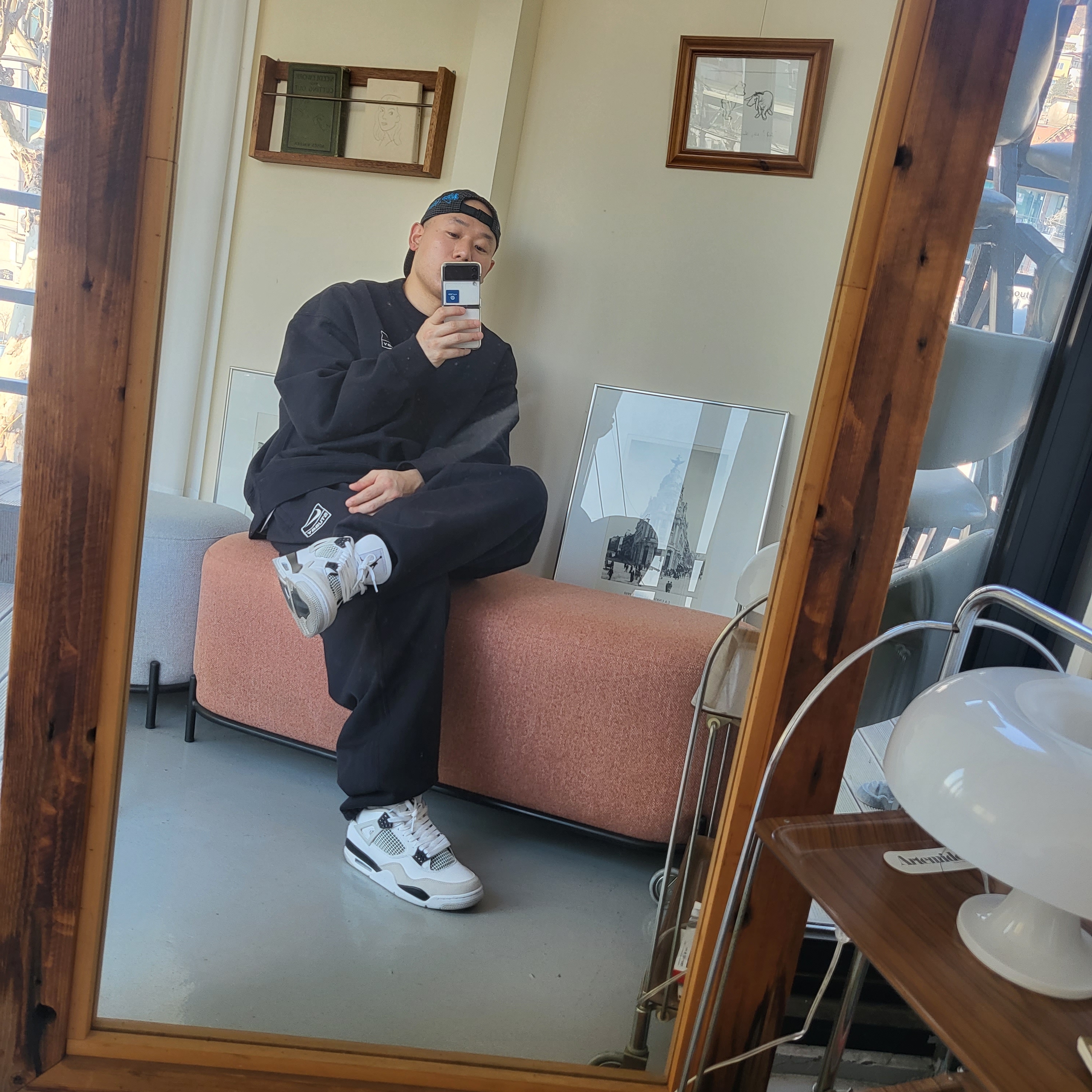 Nike x Stussy NRG Washed Fleece Pants Black (DO5296-010), Nike x Stussy NRG Washed Fleece Crewneck Black (DO5310-010) 착용 스타일