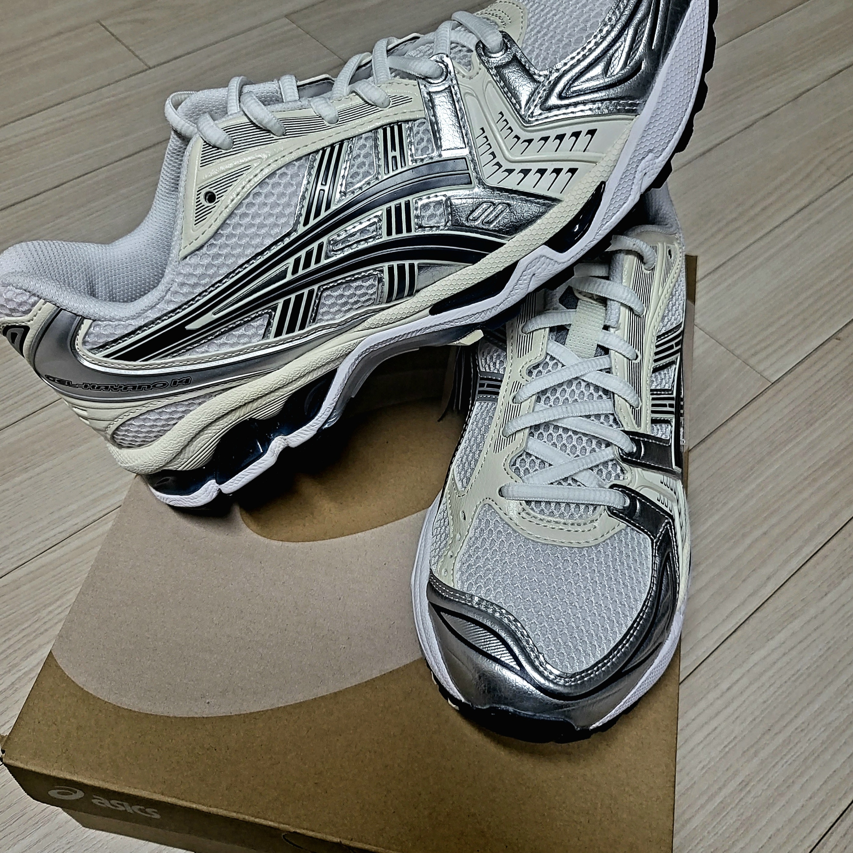 (W) Asics Gel-Kayano 14 White Midnight 착용 스타일 - 3