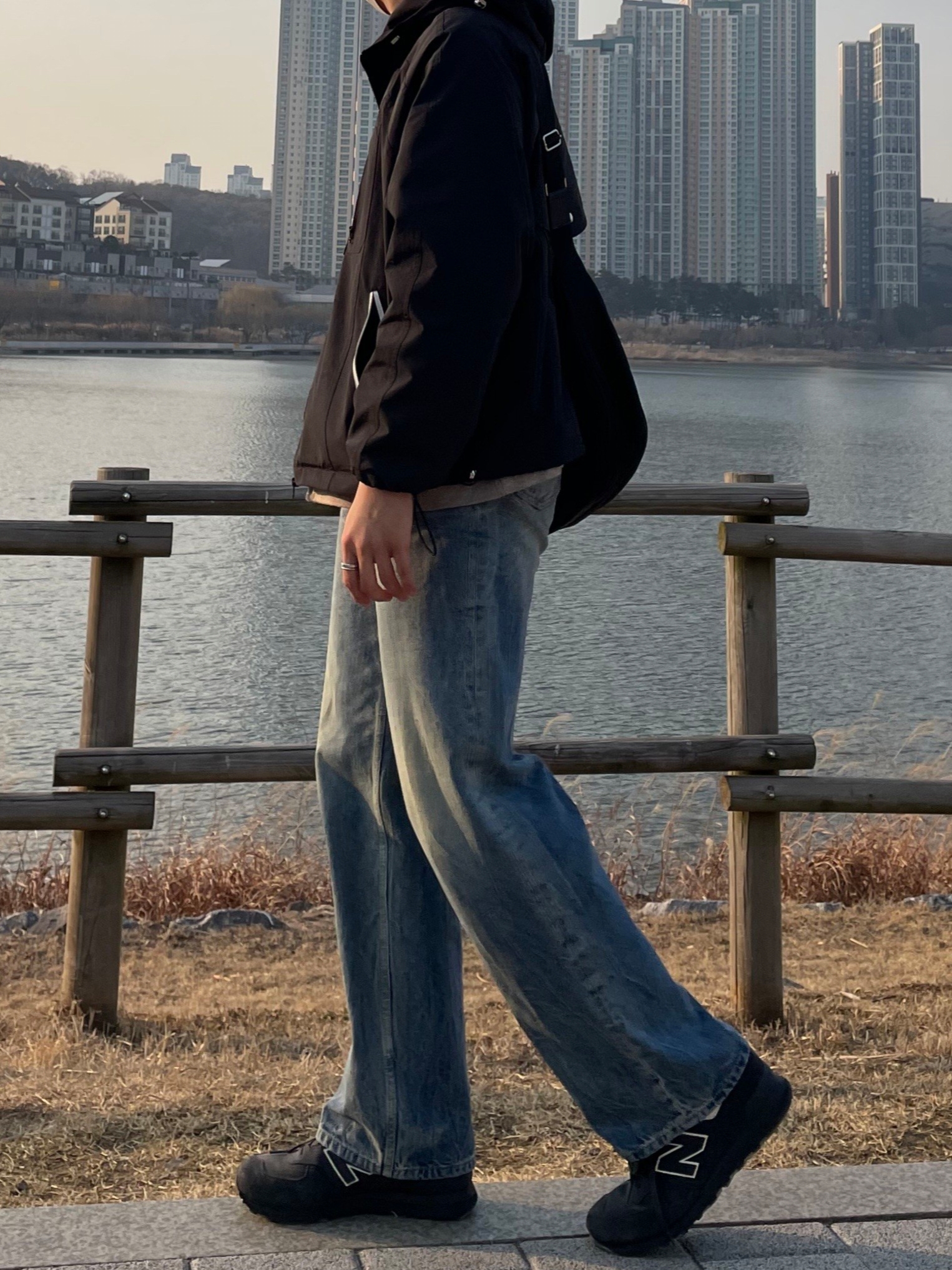 New Balance x Comme des Garcons Junya Watanabe Man 574 Suede Grey Off White 착용 스타일 - 3