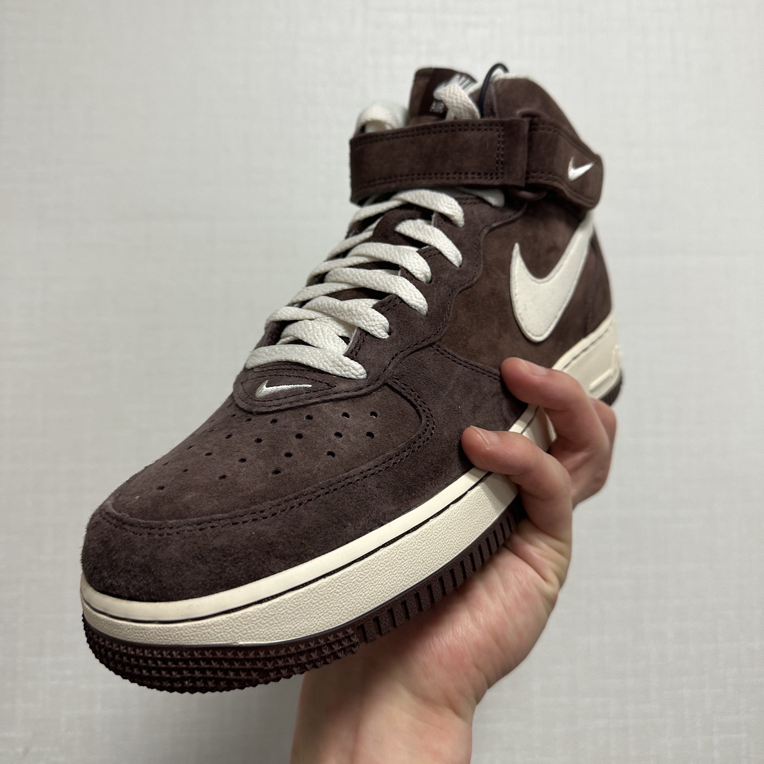Nike Air Force 1 Mid '07 QS Chocolate 착용 스타일