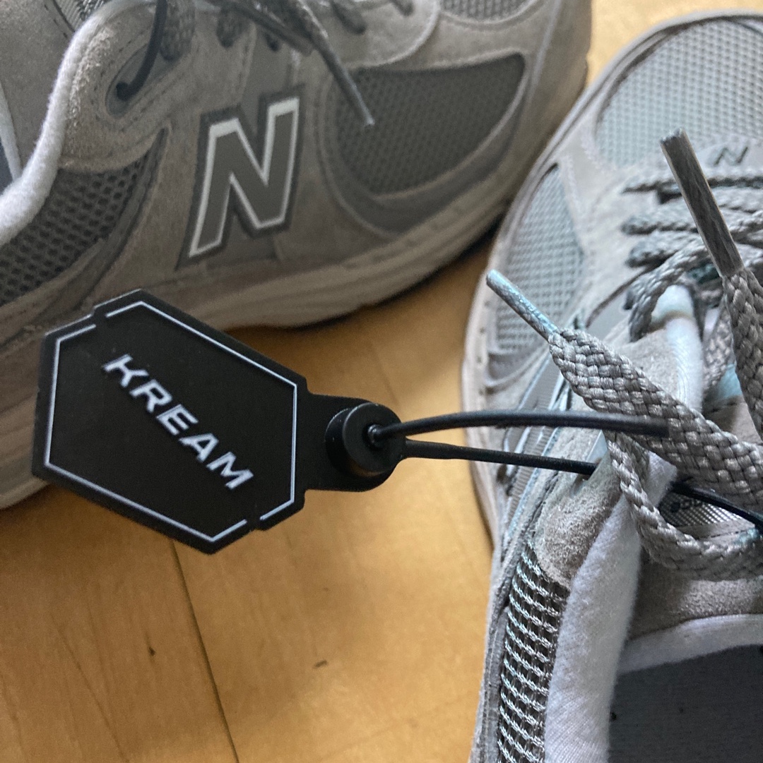 New Balance 2002R Grey 착용 스타일