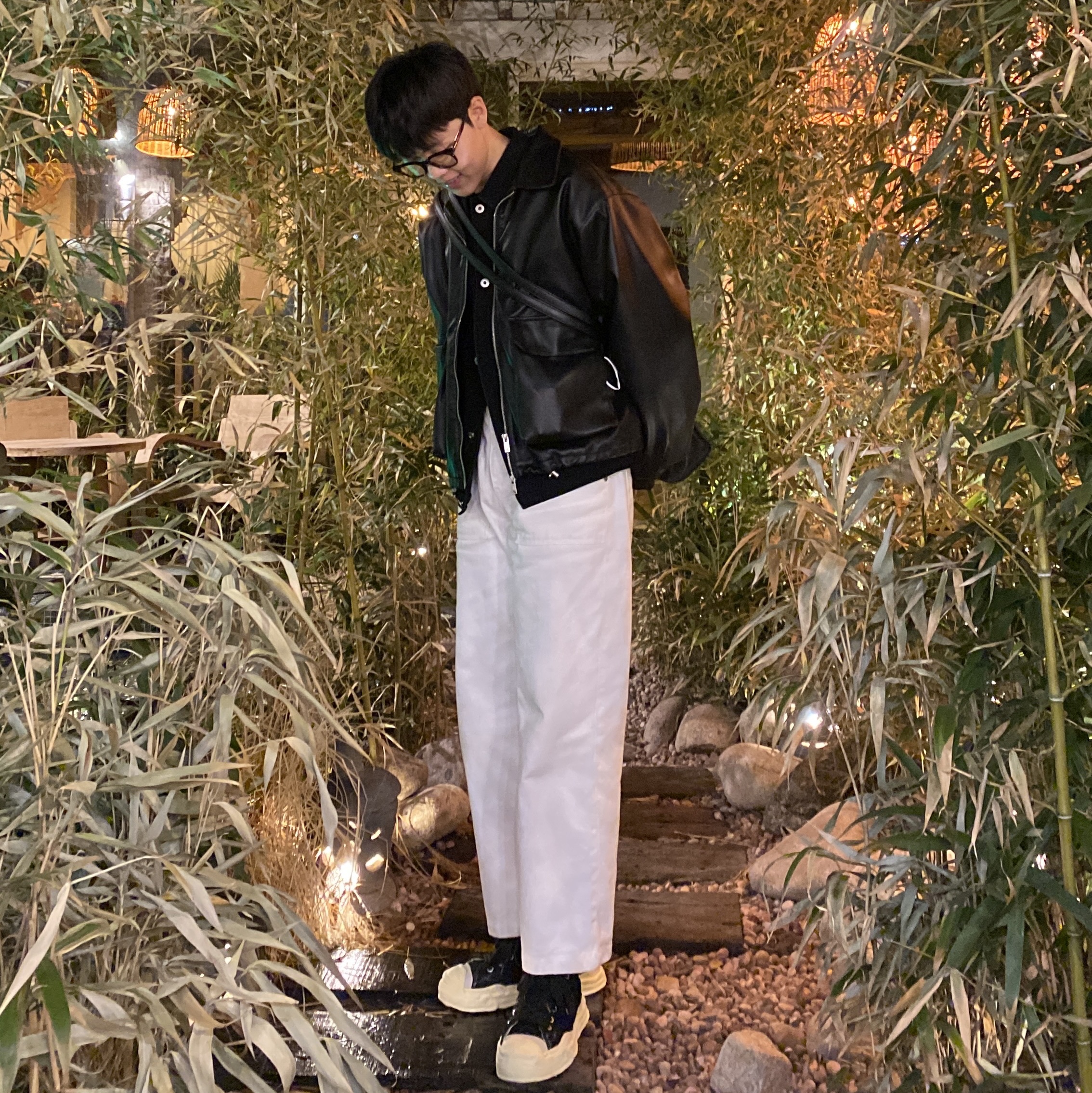 Maison Mihara Yasuhiro Hank OG Sole Broken Suede Low-top Sneakers Black, Telfar Medium Shopping Bag Black 착용 스타일