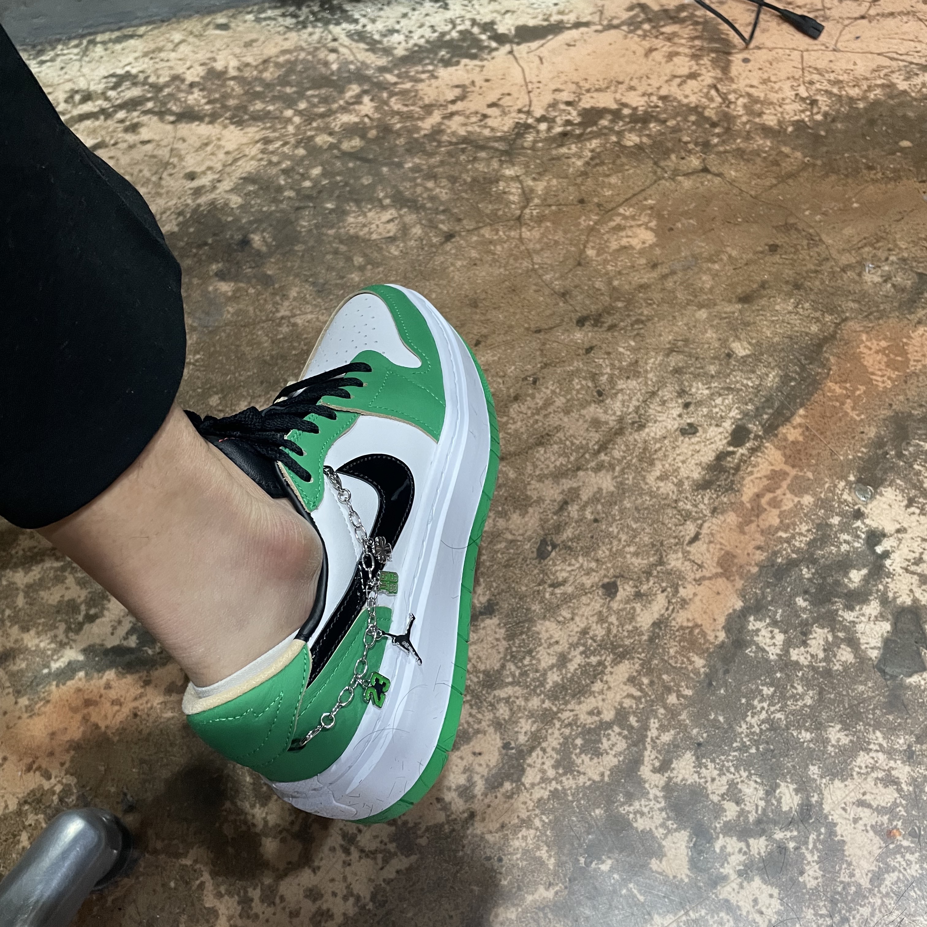 (W) Jordan 1 Elevate Low SE Lucky Green 착용 스타일 - 2
