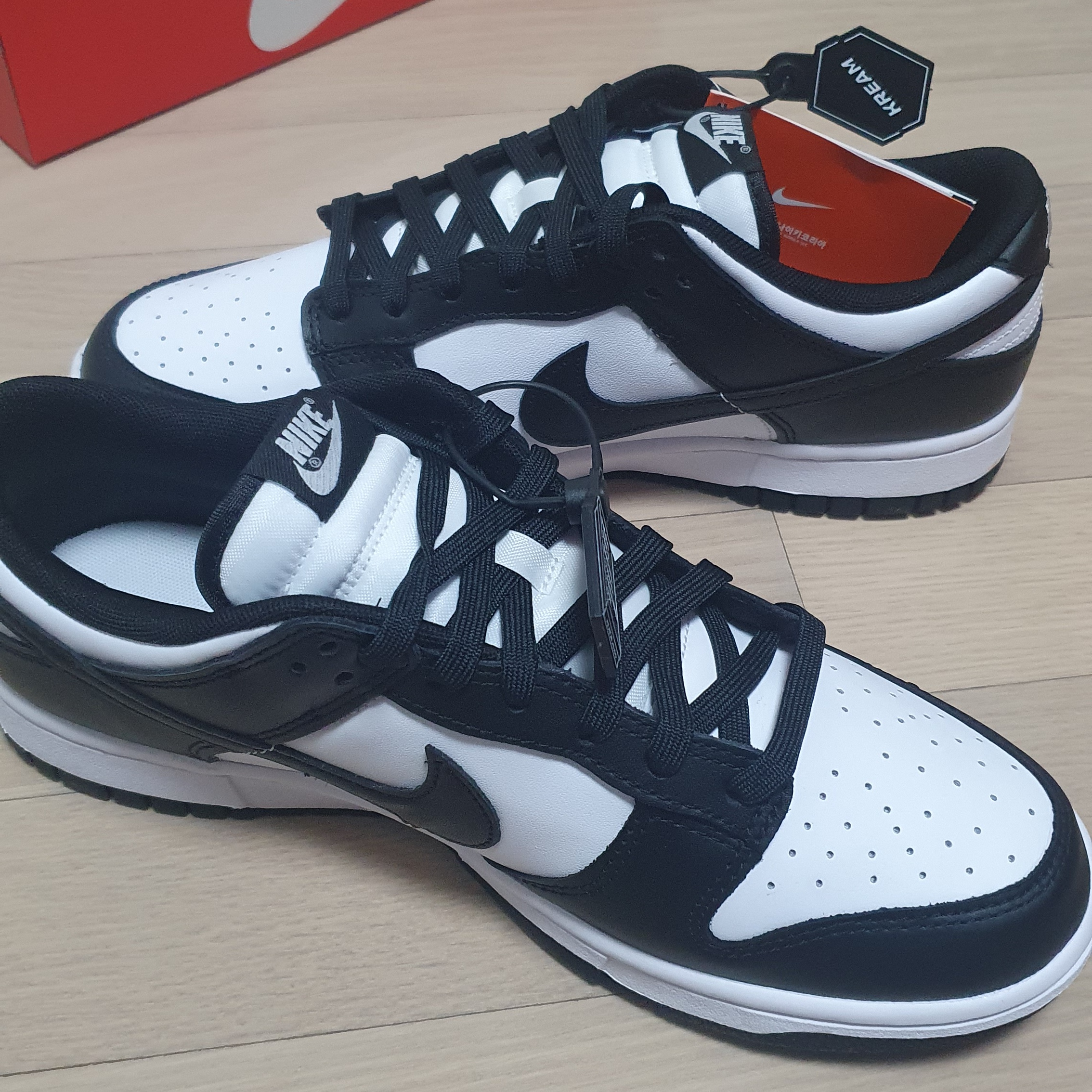 Nike Dunk Low Retro Black 착용 스타일