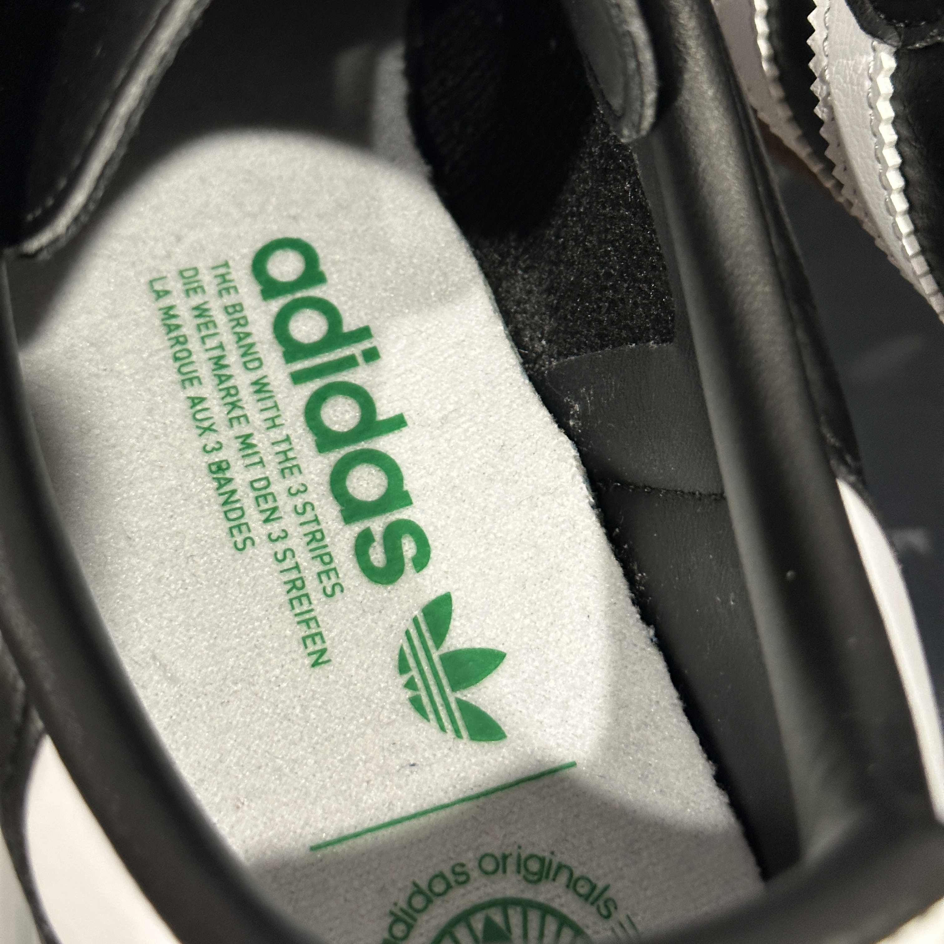 Adidas Samba Vegan Black White 착용 스타일 - 4