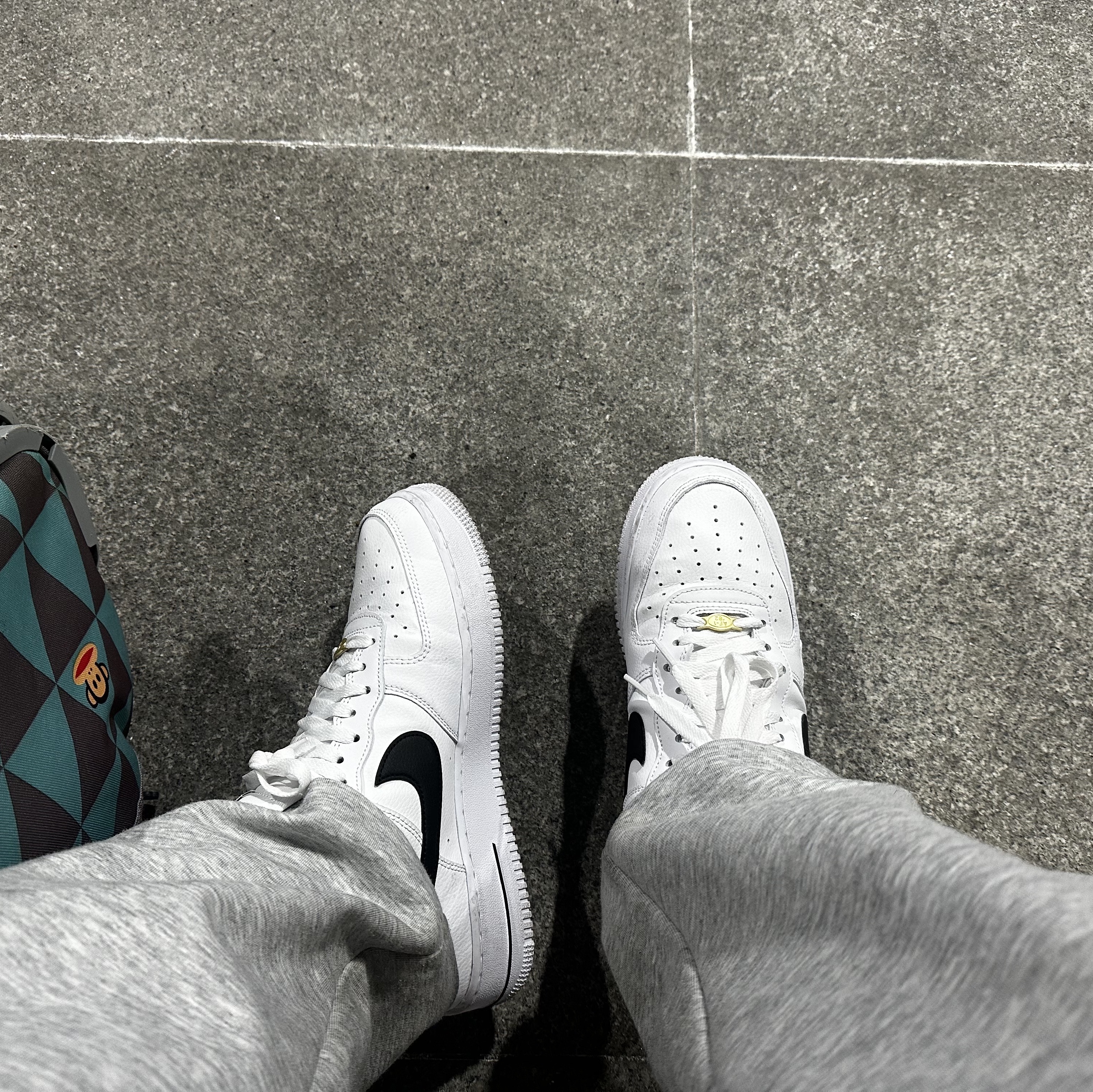 Nike Air Force 1 '07 LV8 40th Anniversary Join Forces White Black 착용 스타일