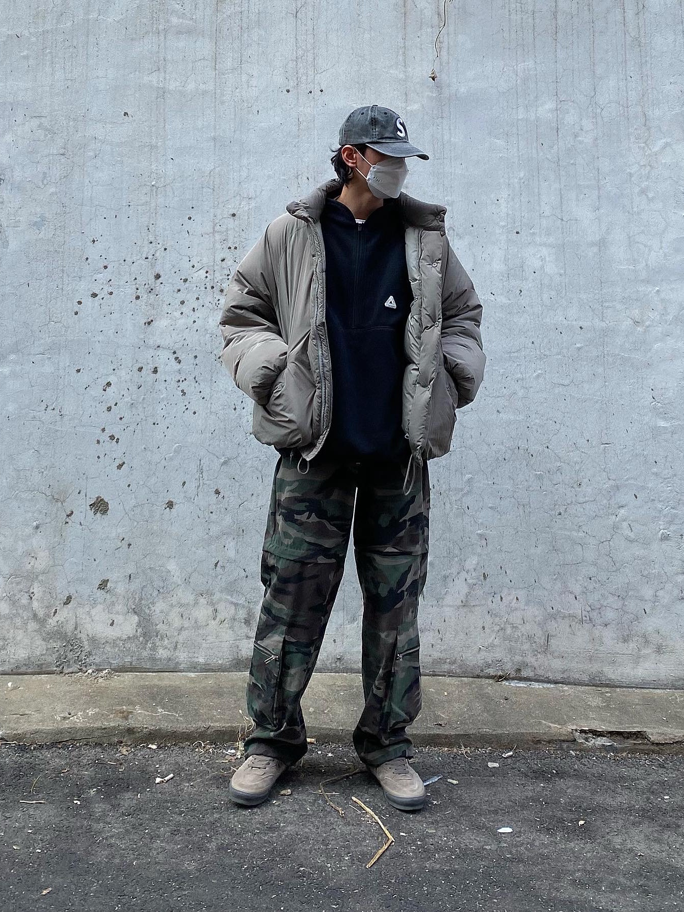 Vans Vault x WTAPS OG Half Cab LX Coyote, Supreme Pigment Print S Logo 6-Panel Black - 20SS 착용 스타일 - 3