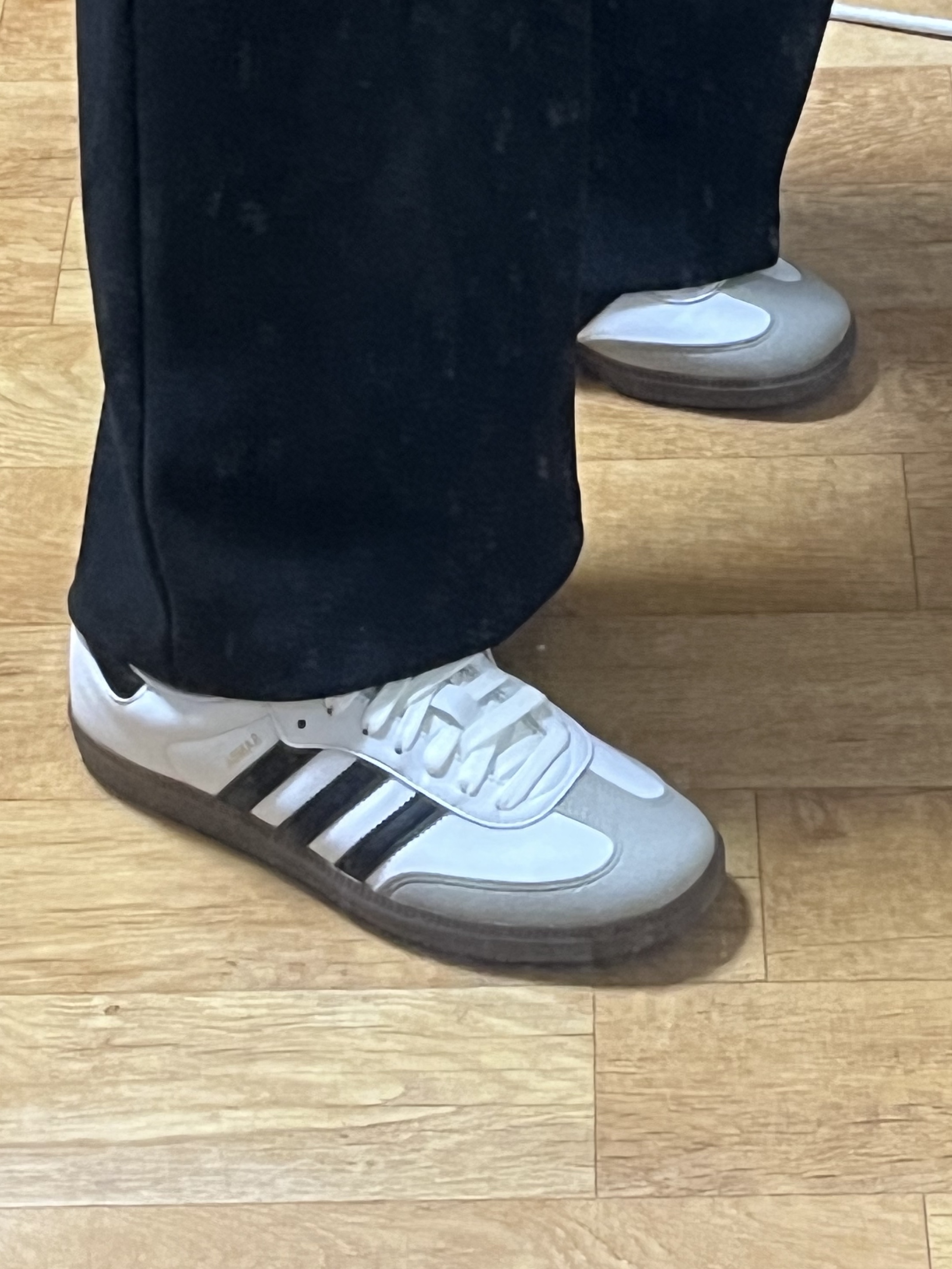 Adidas Samba Vegan White Black 착용 스타일 - 2