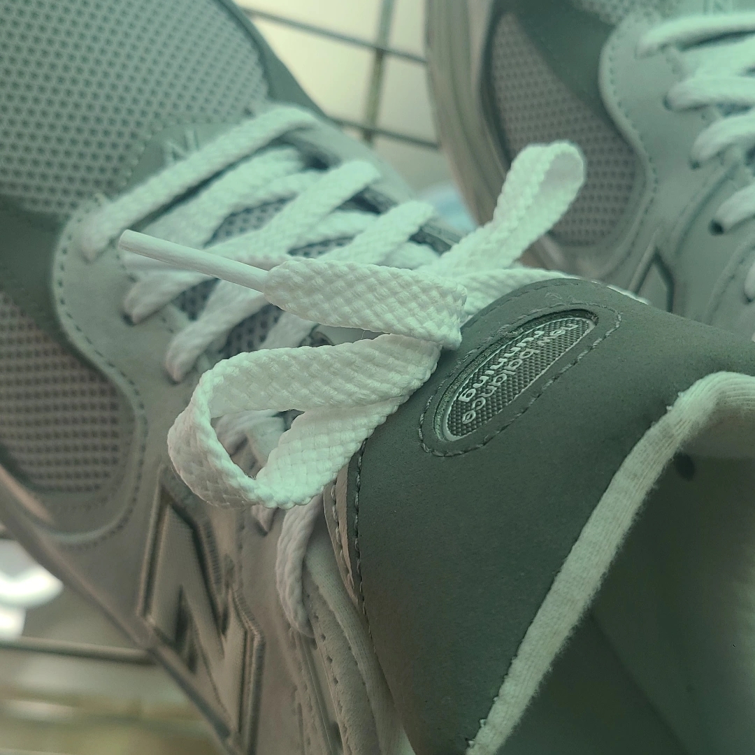 New Balance 2002R T2 Gray 착용 스타일