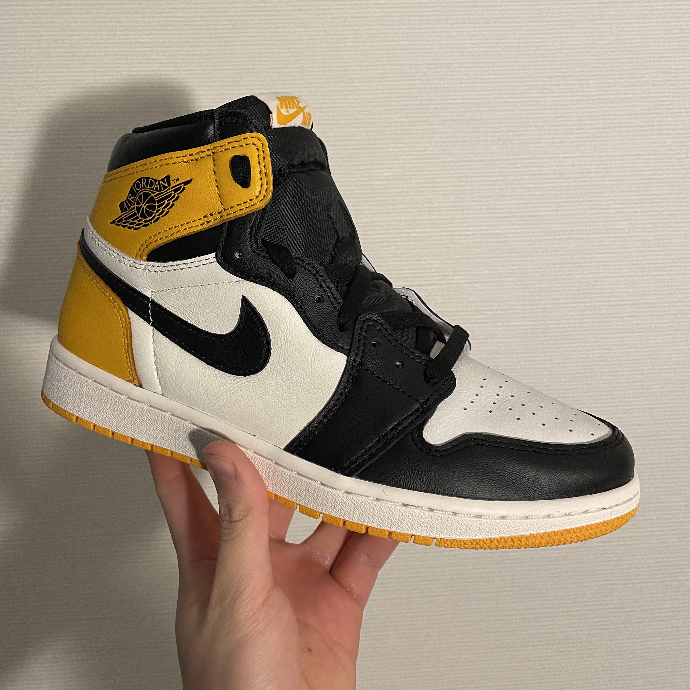 Jordan 1 Retro High OG Taxi 착용 스타일 - 1