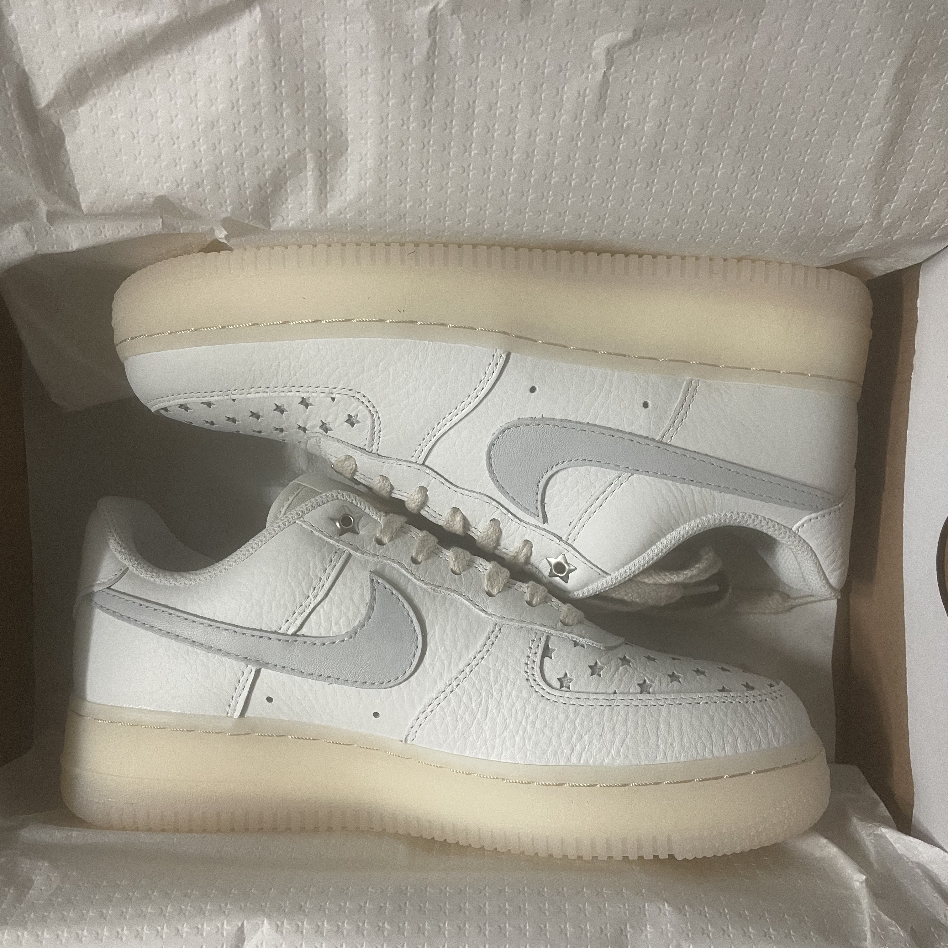 (W) Nike Air Force 1 '07 Summit White Pure Platinum 착용 스타일 - 1