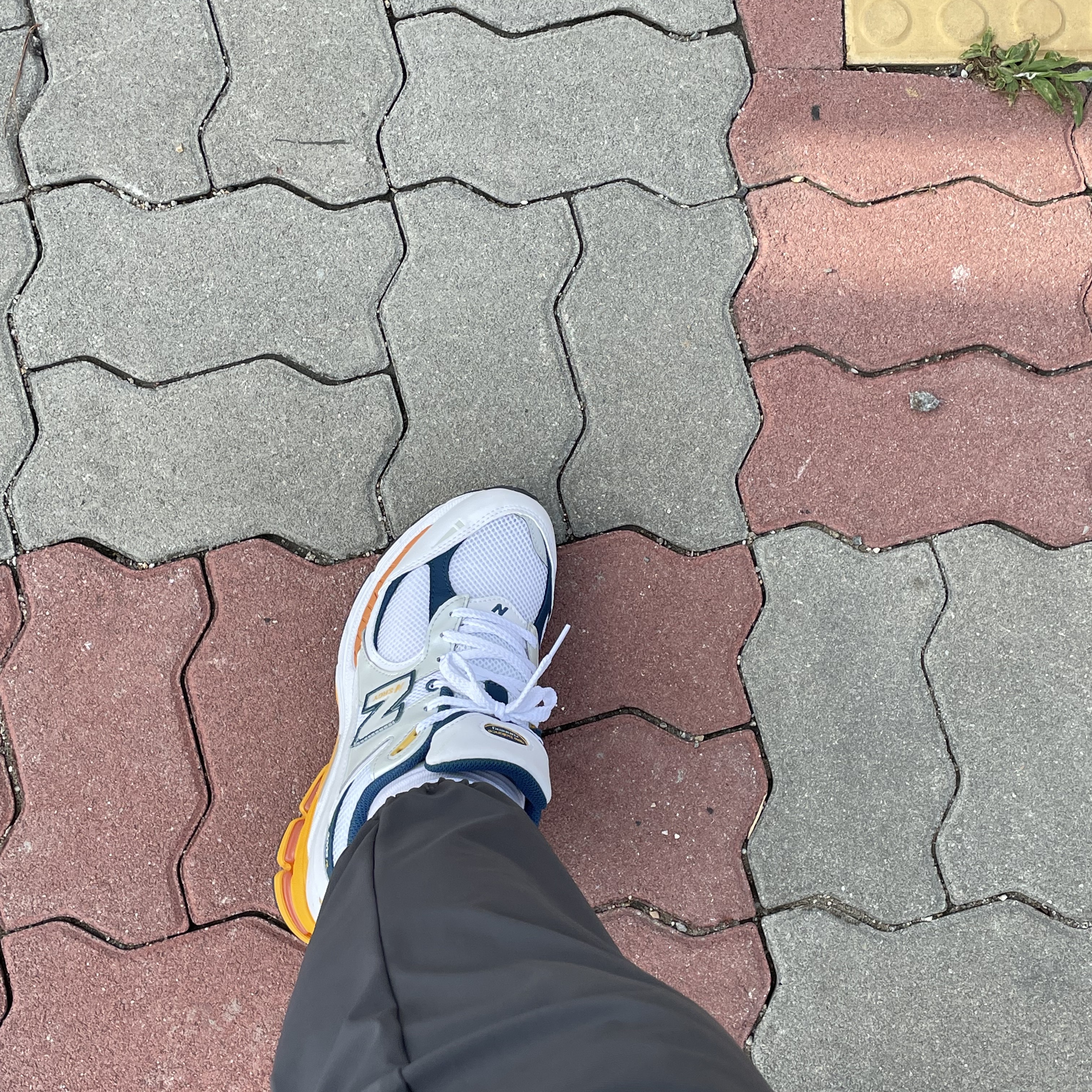 New Balance 2002R White Lagoon 착용 스타일 - 1