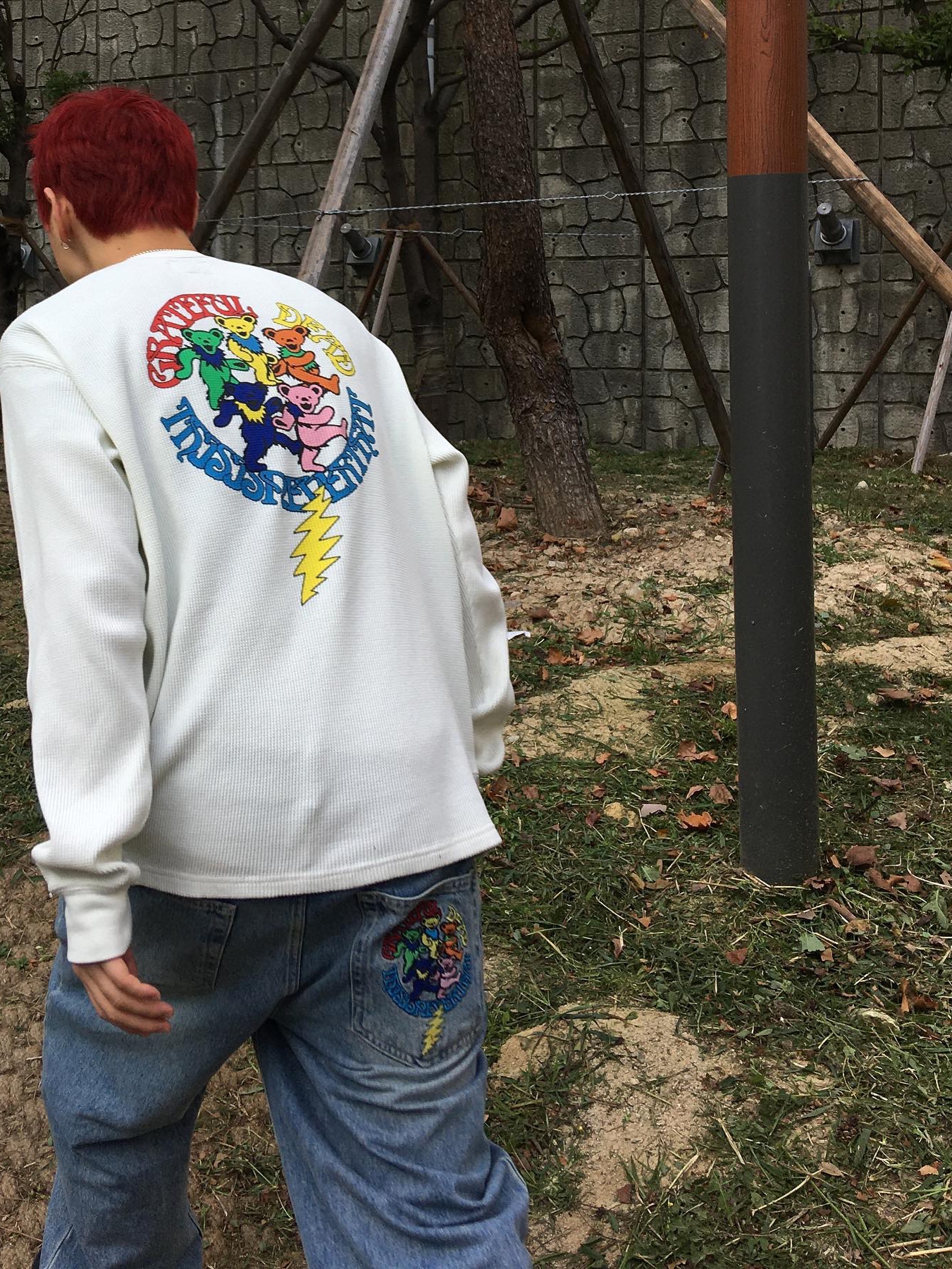Thisisneverthat x Grateful Dead Lightning Waffle L/S Top Ivory, Thisisneverthat x Grateful Dead Lightning Waffle L/S Top Off Black 착용 스타일