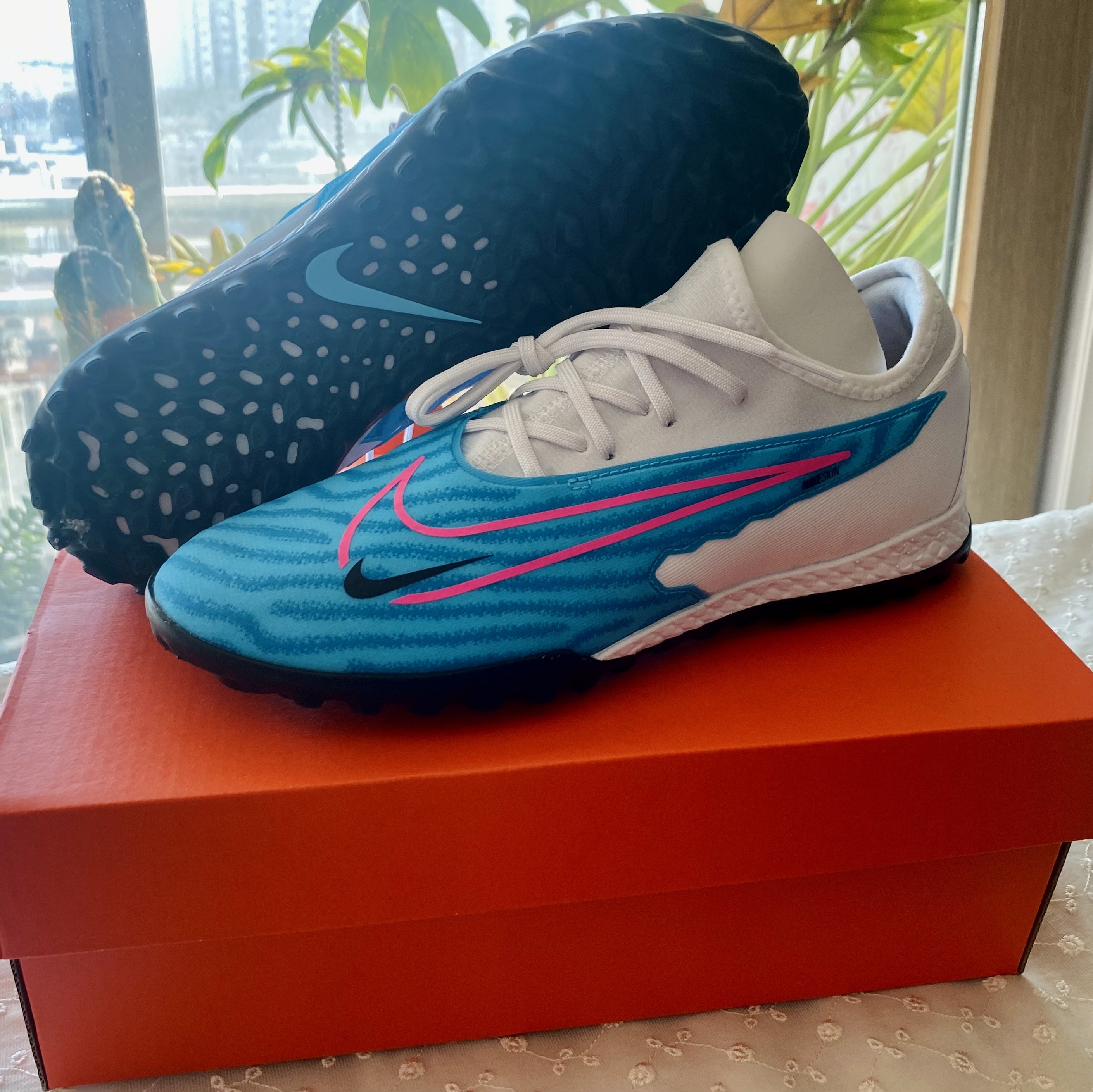 Nike React Phantom GX Pro TF Baltic Blue White 착용 스타일