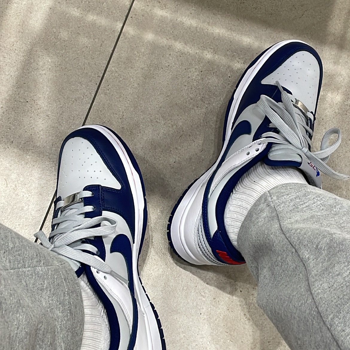 Nike x NBA Dunk Low Retro EMB Nets 착용 스타일 - 2
