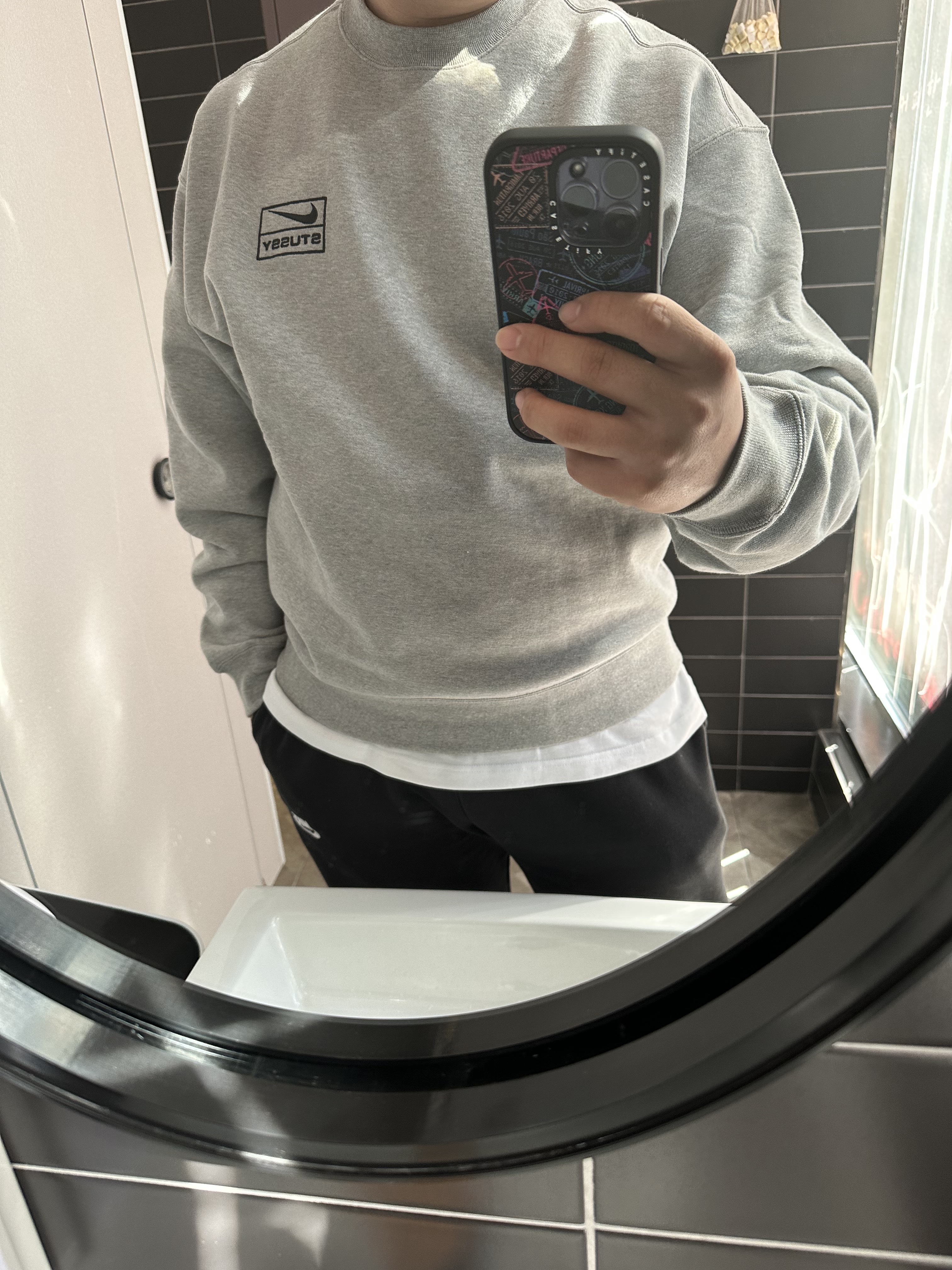 Nike x Stussy NRG Fleece Crewneck Dark Grey Heather (DO9337-063) 착용 스타일