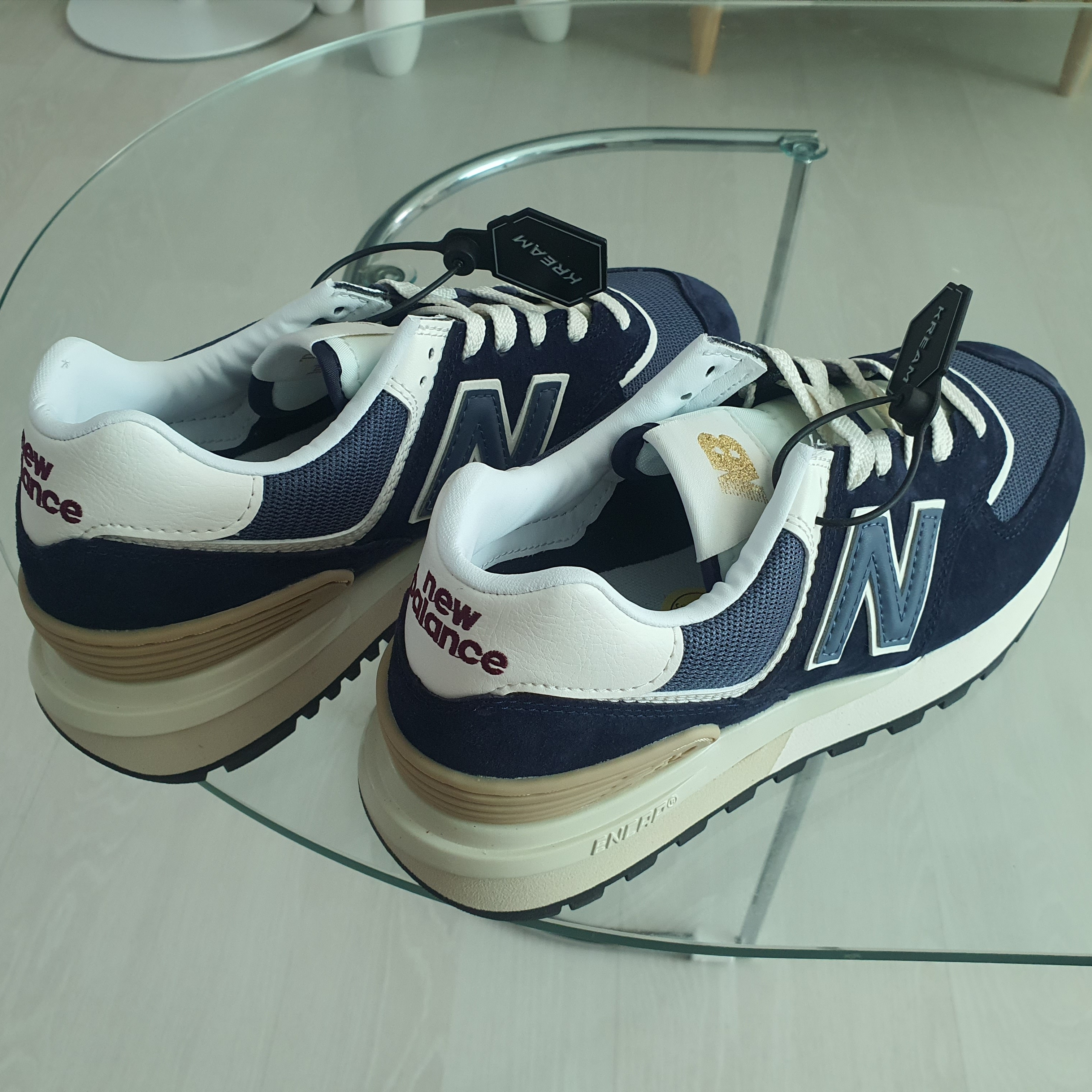 New Balance 574 Legacy Navy 착용 스타일 - 3
