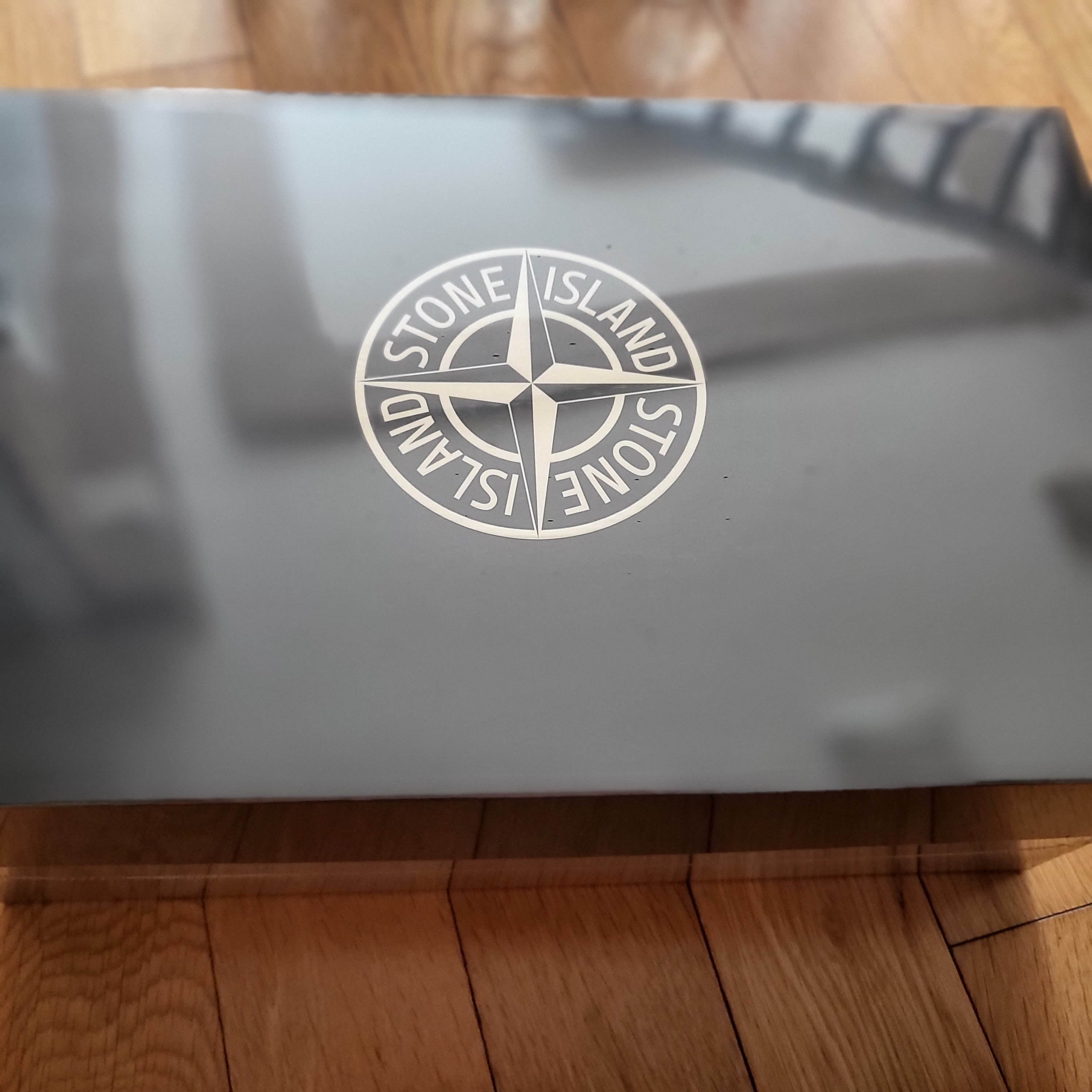 New Balance x Stone Island 574 Legacy Green 착용 스타일 - 2