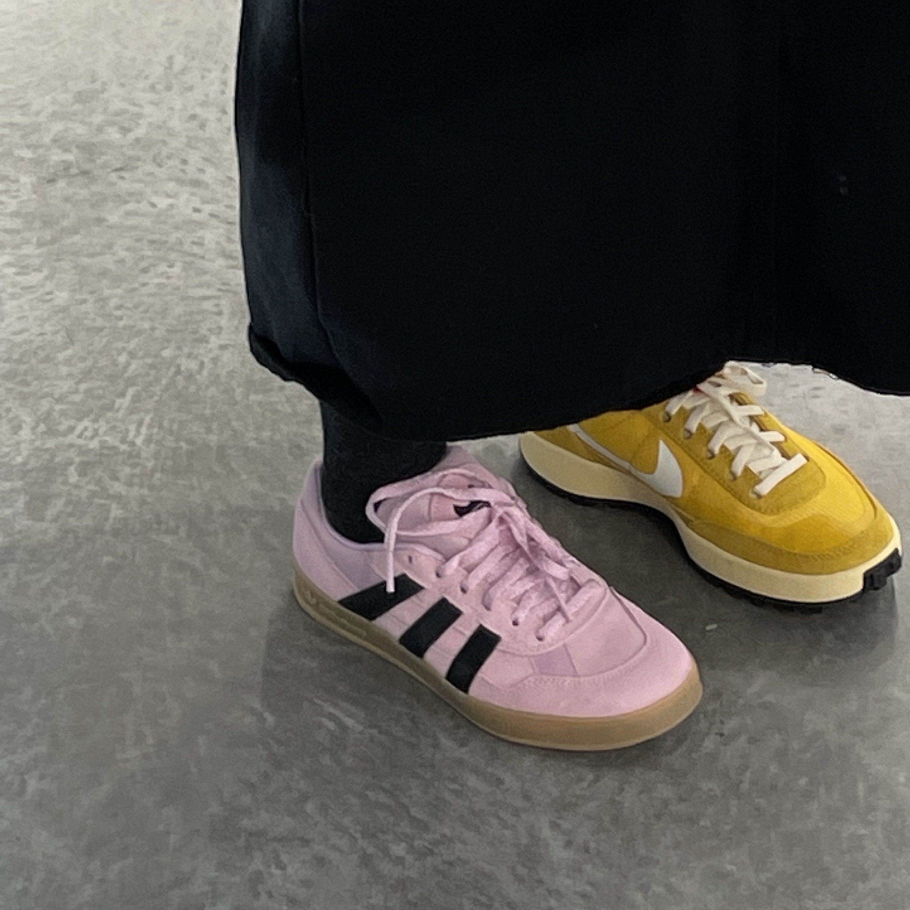 Adidas x Mark Gonzales Aloha Super Light Orchid Core Black 착용 스타일 - 4