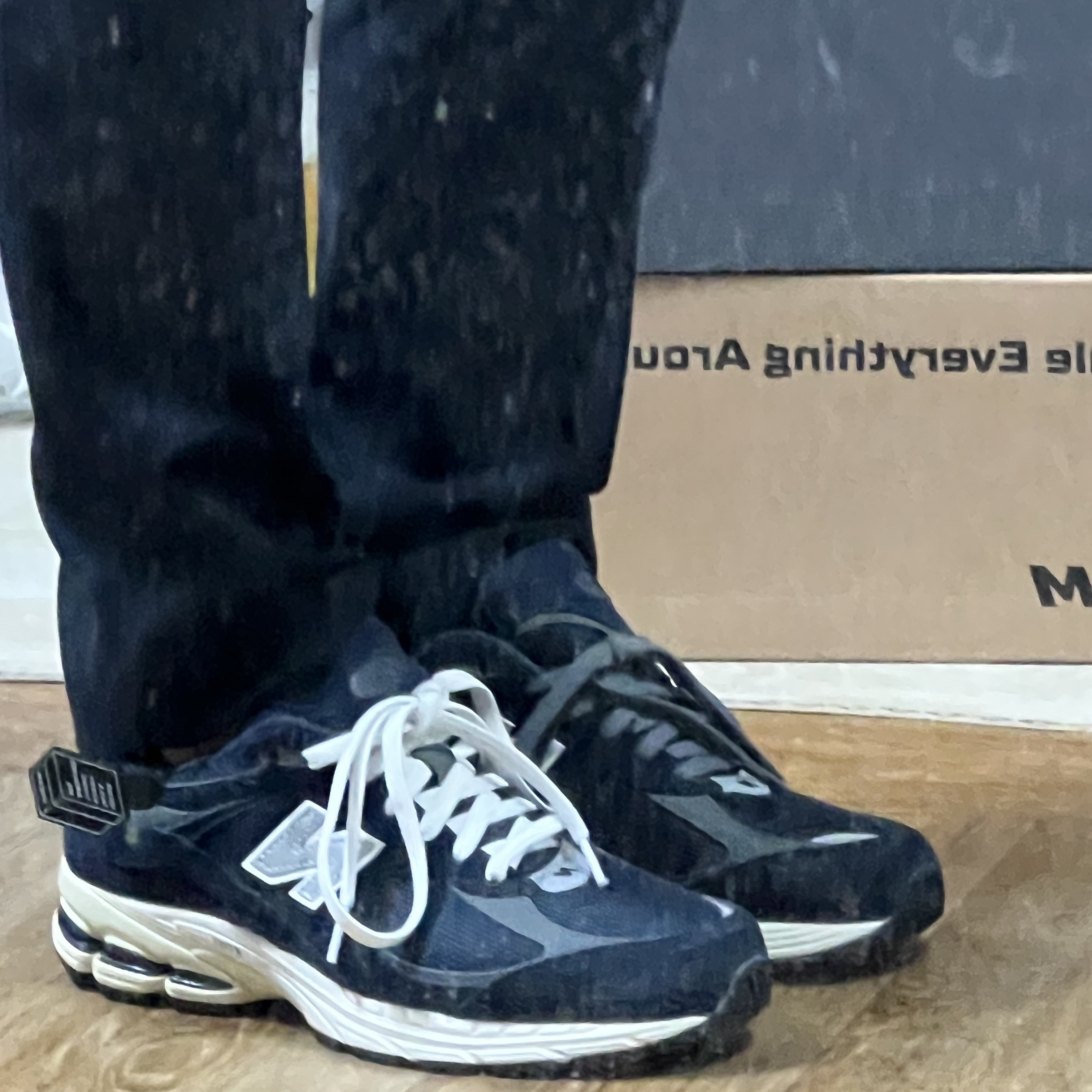 New Balance 2002R Eclipse Castlerock 착용 스타일 - 3