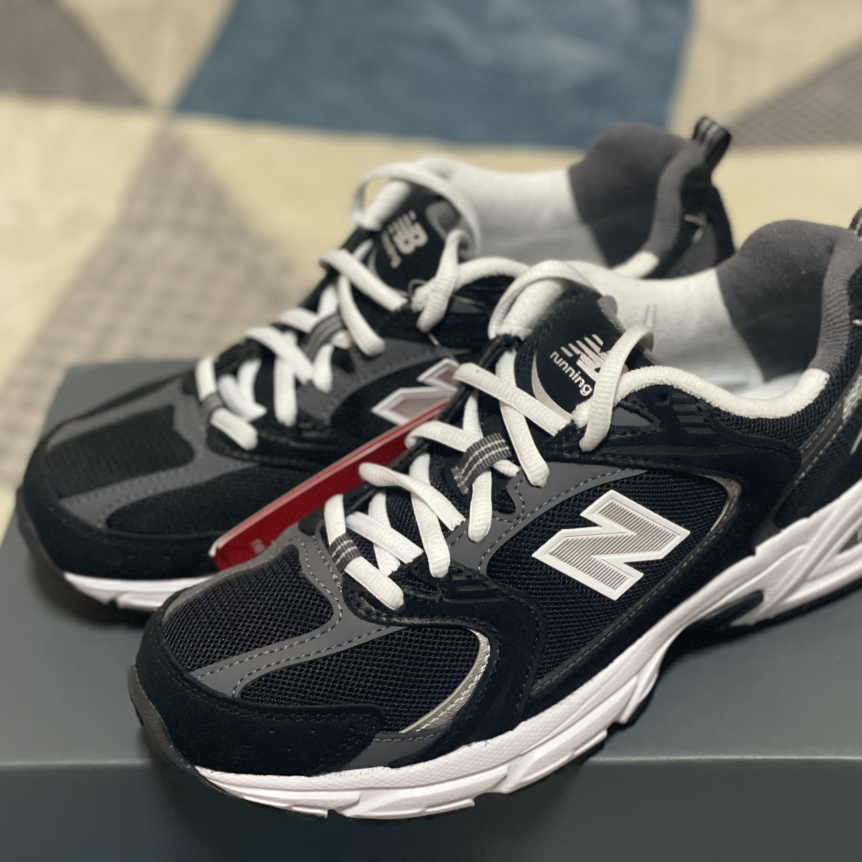 New Balance 530 Classic Black 착용 스타일