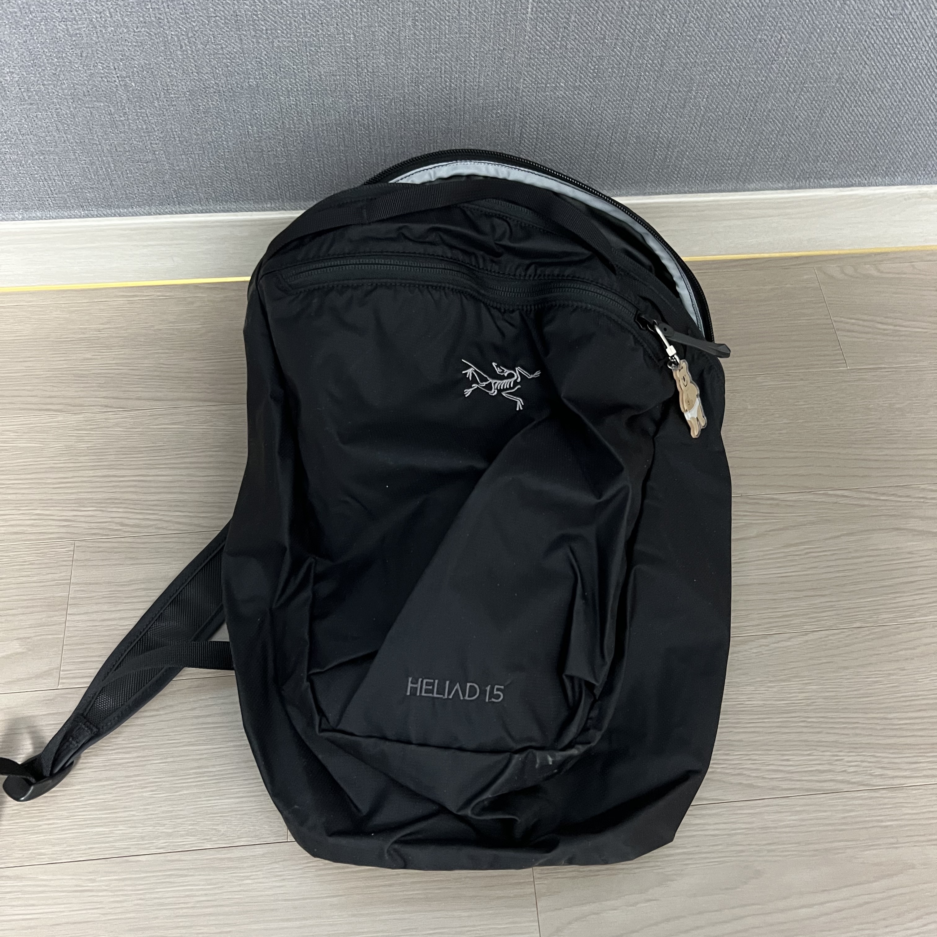 Arc'teryx Heliad 15 Backpack Black 착용 스타일