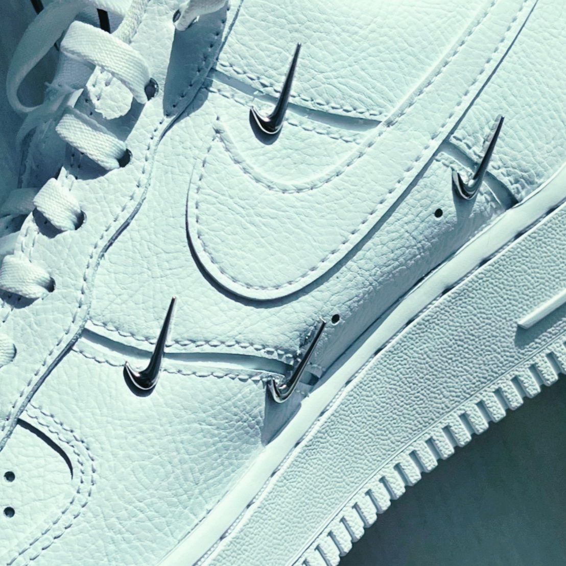 (W) Nike Air Force 1 Low '07 LX Chrome Luxe 착용 스타일