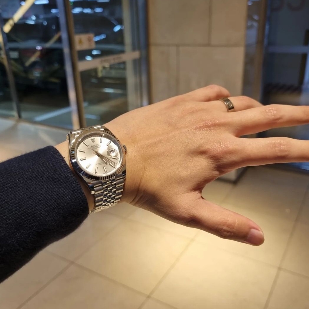 Rolex Datejust 36mm 126234 Silver Jubilee 착용 스타일 - 2