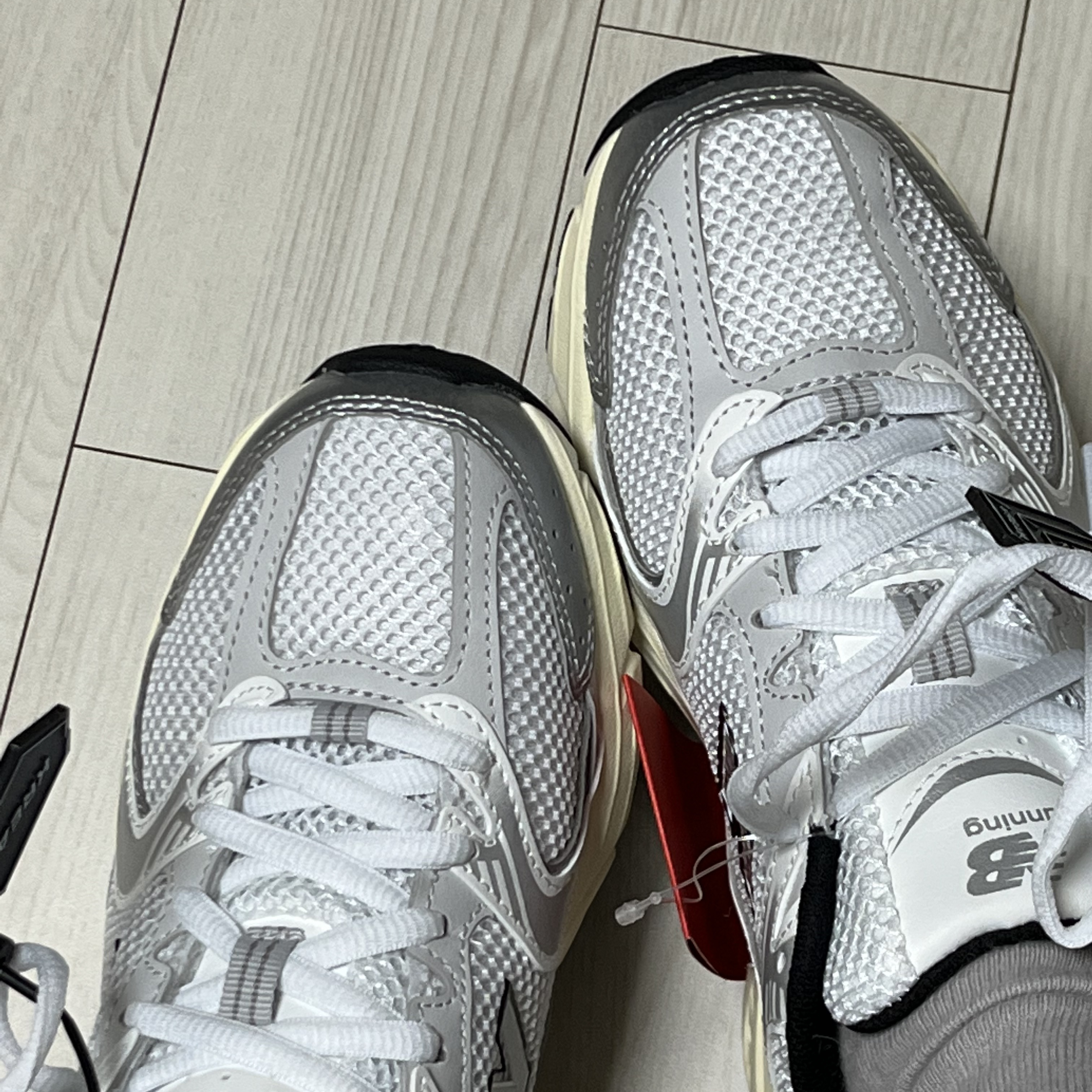New Balance 530 Silver Cream 착용 스타일