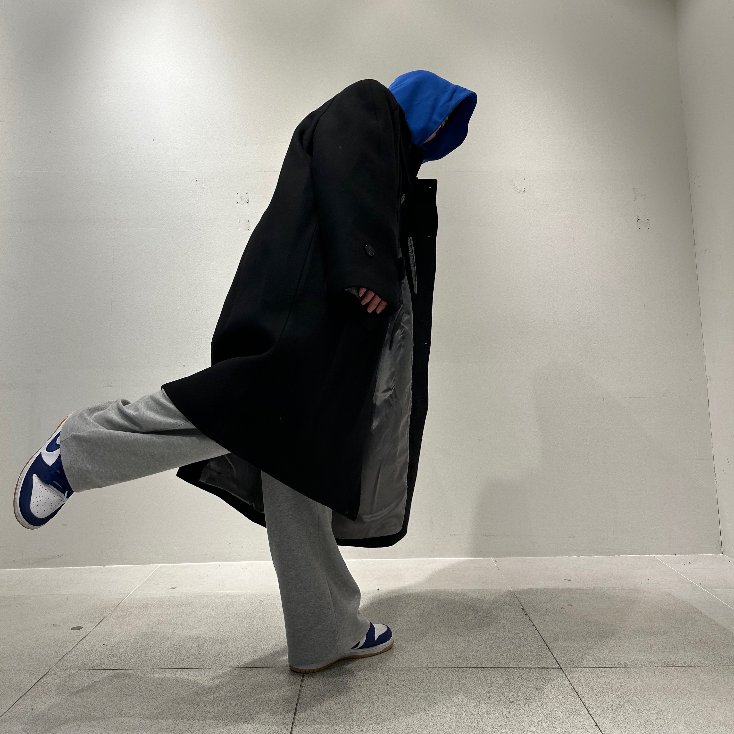 Nike SB Dunk Low Pro Premium Deep Royal Blue, Undermycar Legion.02 Balmacaan Oversized Wool Coat Black 착용 스타일 - 5