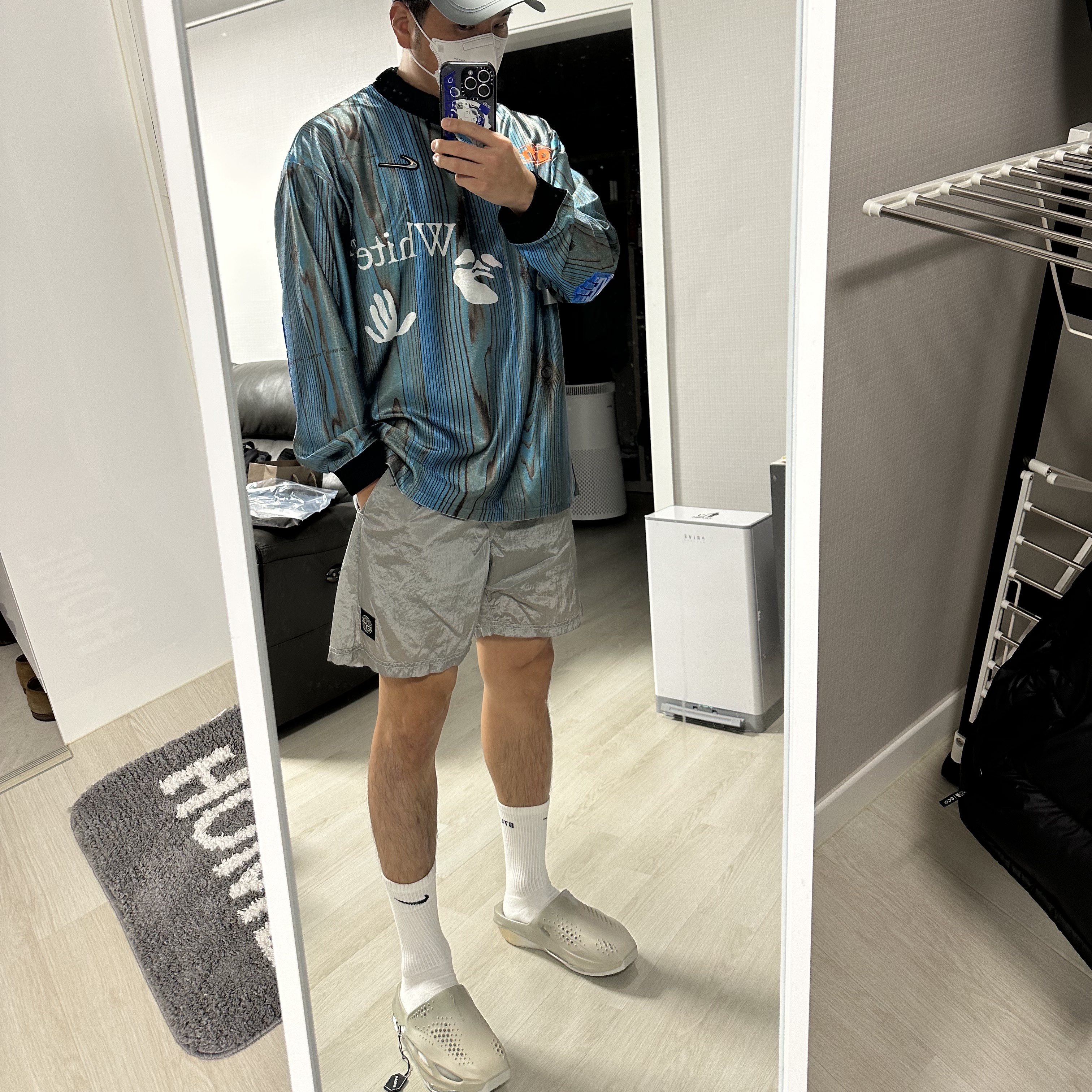 Nike x Matthew M Williams 005 Slide Light Bone and Chrome, Louis Vuitton Saumur Slingbag Monogram Eclipse 착용 스타일 - 5