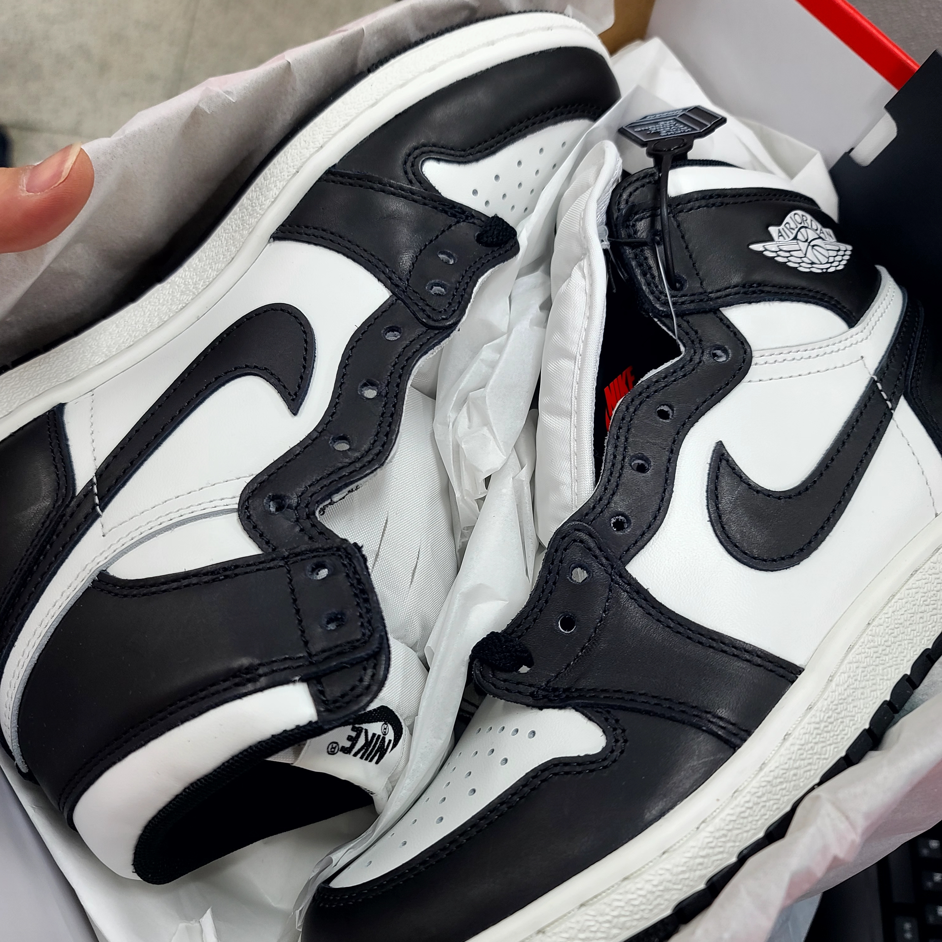 Jordan 1 High 85 Black White 착용 스타일