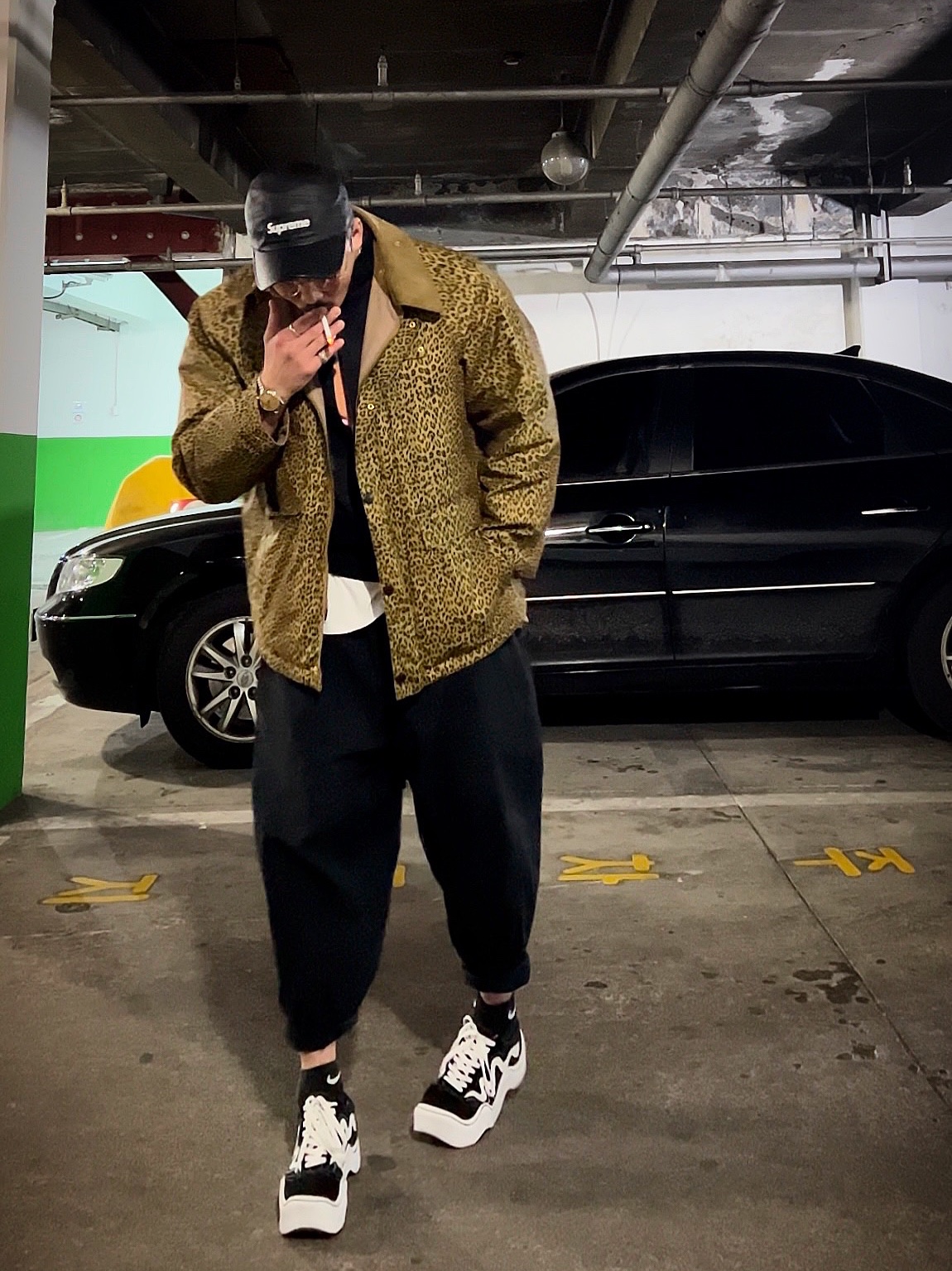 Supreme Leather Camp Cap Black - 21SS, Supreme x Barbour Lightweight Waxed Cotton Field Jacket Leopard - 20SS 착용 스타일 - 2